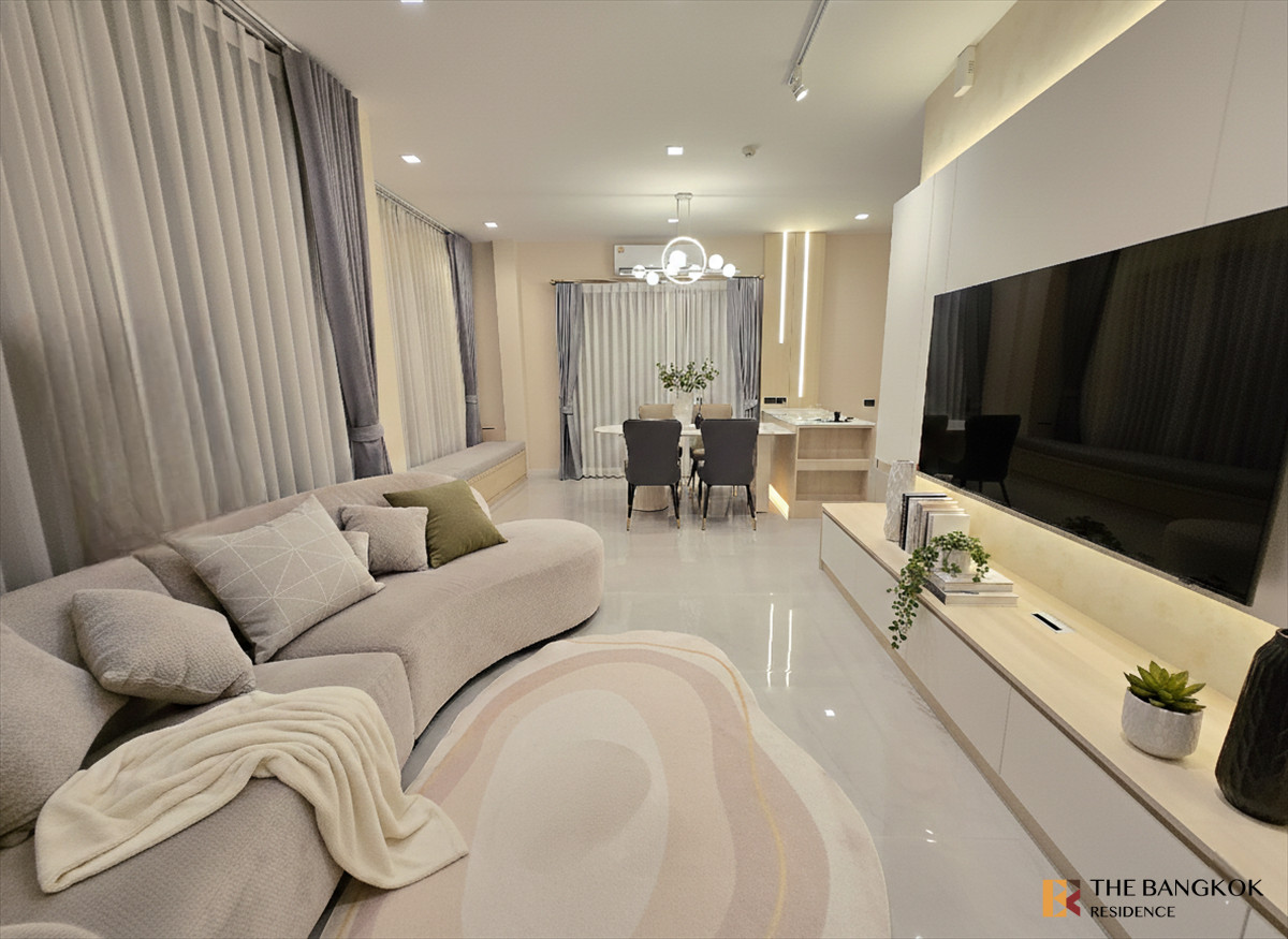 ให้เช่าบ้านบางนา แบริ่ง ลาซาล :  Bangkok Boulevard Bangna Km.5 🏡✨ บ้านหรูพื้นที่กว้าง ให้เช่าทำเลทอง ใกล้ Mega Bangna พร้อมอยู่ 