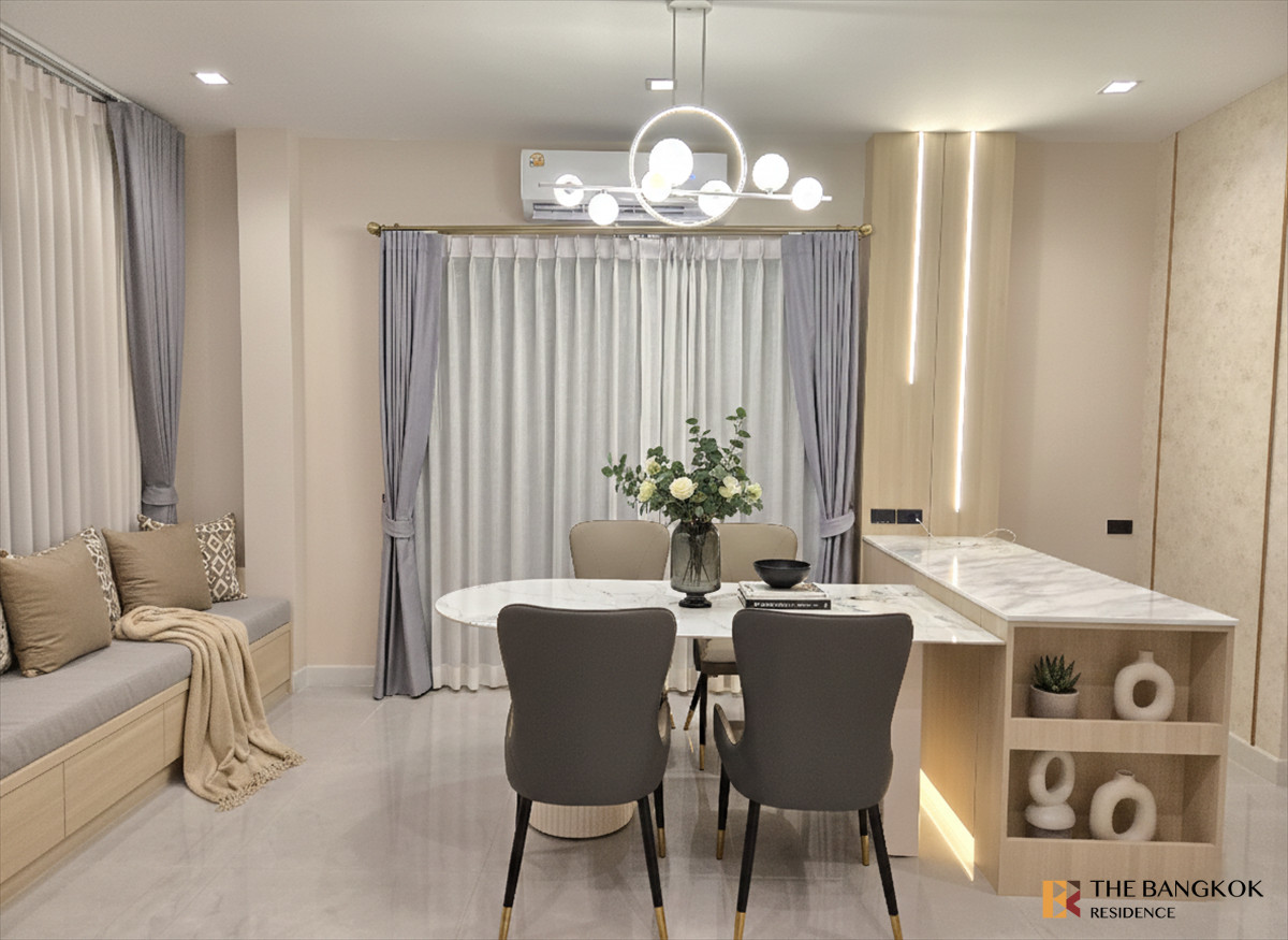 ให้เช่าบ้านบางนา แบริ่ง ลาซาล :  Bangkok Boulevard Bangna Km.5 🏡✨ บ้านหรูพื้นที่กว้าง ให้เช่าทำเลทอง ใกล้ Mega Bangna พร้อมอยู่ 