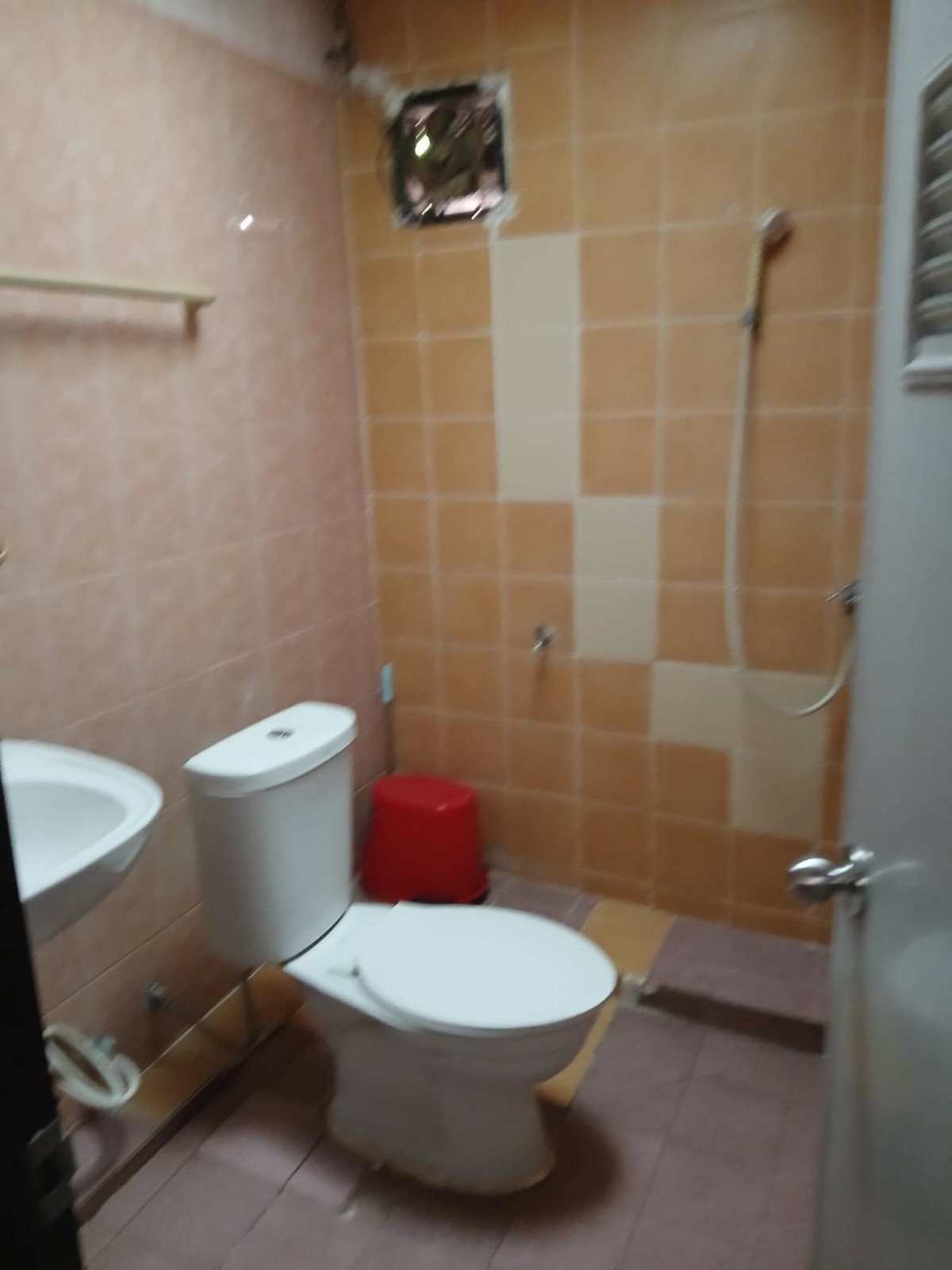 ให้เช่าทาวน์โฮมมีนบุรี-ร่มเกล้า : ⚡ ให้เช่า ทาวน์โฮม 2 ชั้น ซอย รามคำแหง 186 ขนาด 35 ตร.ว. ⚡