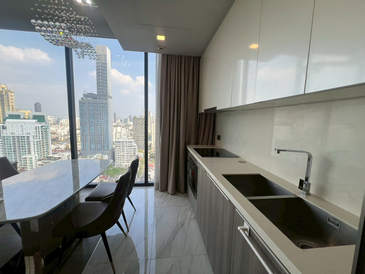 For RentCondoSukhumvit, Asoke, Thonglor : 2 bedroom for rent at Celes Asoke – Luxury Condo, very convenient to travel, in the heart of Asoke, opposite Terminal 21.