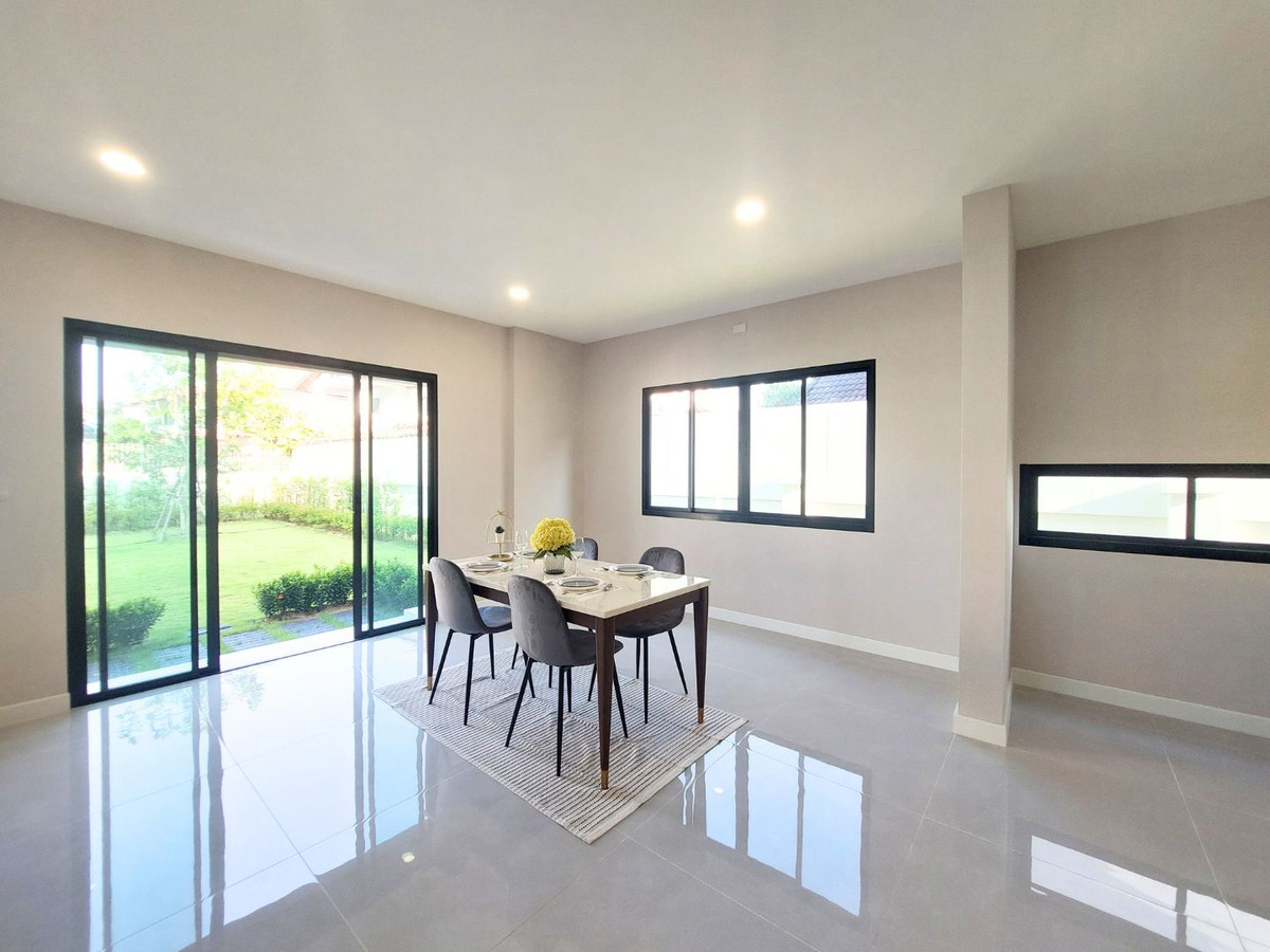 For SaleHouseNonthaburi, Bang Yai, Bangbuathong : Near MRT Bang Phlu & Westgate! Large detached house, 156 sq m., Chollada Village, Bang Bua Thong, newly renovated, prime location connecting Rattanathibet-Chaiyaphruek, quick access to the city, 4 bedrooms, complete functions, full central area.  Last