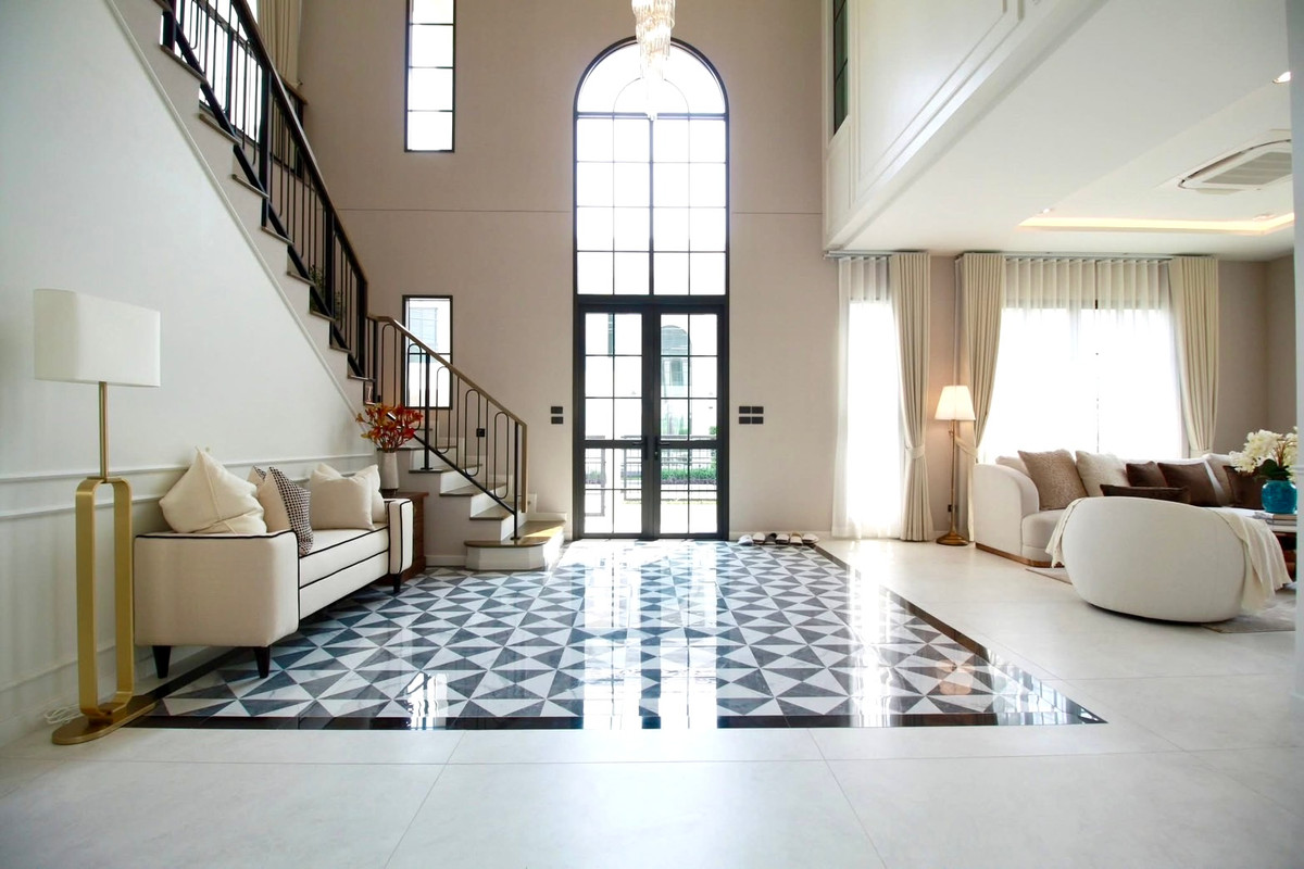 บ้านบางนา แบริ่ง ลาซาล : Setthasiri Bangna km 10: 5bed 6bath 102sqwah 377sqm. Sell: 45,000,000 Rent: 320,000/mth Am: 0656199198