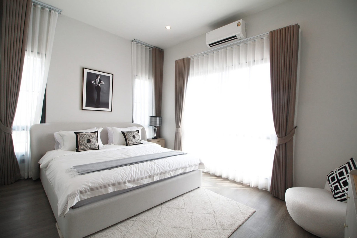 บ้านบางนา แบริ่ง ลาซาล : Setthasiri Bangna km 10: 5bed 6bath 102sqwah 377sqm. Sell: 45,000,000 Rent: 320,000/mth Am: 0656199198