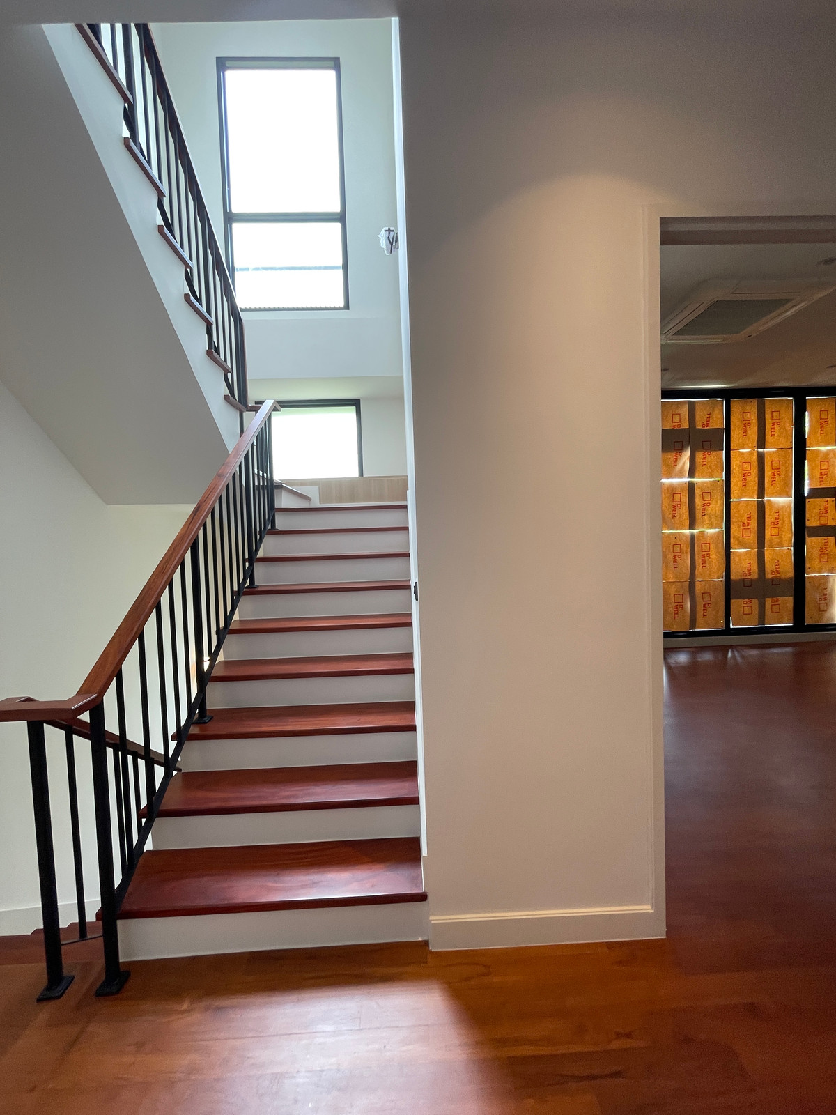 ขายบ้านรามคำแหง หัวหมาก : [ขาย] ARNA Rama 9 บ้านเดี่ยว Super Luxury 3 ชั้น พร้อมสระว่ายน้ำส่วนตัว และดาดฟ้า | ทำเลทองหลัง The Mall รามฯ ใกล้ MRT สายสีส้ม