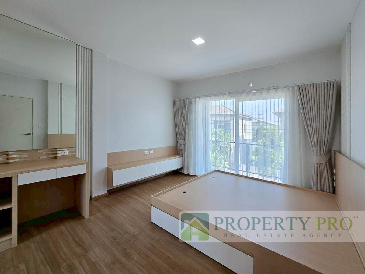 For SaleSamut Prakan,Samrong : TwinHouse for Sale Grande Pleno Bangna Onnut, 3 Bedroom 35 Sqw 146 Sqm Minimal Style with Good Condition Near Chaloem Phrakiat Rama 9, Kingkaew, Suvarnabhumi Airport, Prawet, Ladkrabang, MegaBangna : MJ25S-009