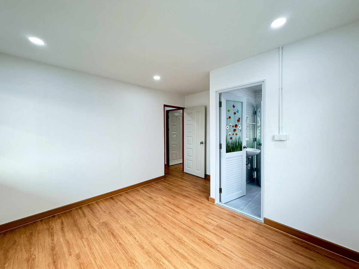 ขายบ้านเกษตร นวมินทร์ ลาดปลาเค้า : ขายบ้าน บ้านเฟรนชิฟ หน้ากว้าง รีโนเวทใหม่ ลาดพร้าว เขต ลาดพร้าว กรุงเทพ CX-147476