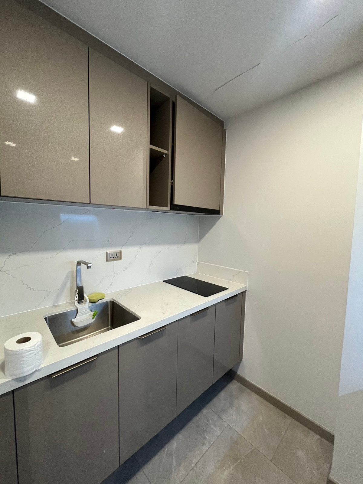 ให้เช่าคอนโดพระราม 9 เพชรบุรีตัดใหม่ RCA : PRO-116✨ปล่อยเช่าคอนโด One9Five ✨🚆ใกล้รถไฟฟ้า🚆 MRT พระราม 9 ✨เพียง 25,000 บาท/เดือน ✨ขนาด 35.00 ตรม. ชั้น 41 *0659174222*