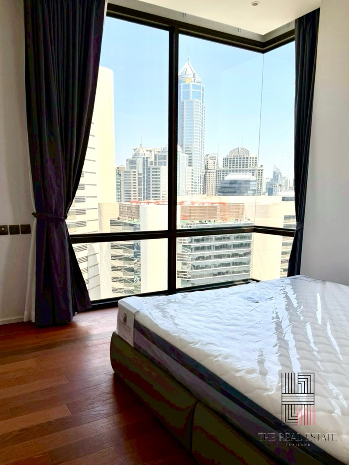 ขายคอนโดวิทยุ ชิดลม หลังสวน : ขายด่วน 🔥ห้องใหม่ Sale Muniq Langsuan 2br. 3bath เพิ่งแต่งเสร็จ ยังไม่เคยเข้าอยู่  ชั้นสูง วิวสวย เลี้ยงสัตว์ได้ Pet friendly ราคาดีมาก 💰