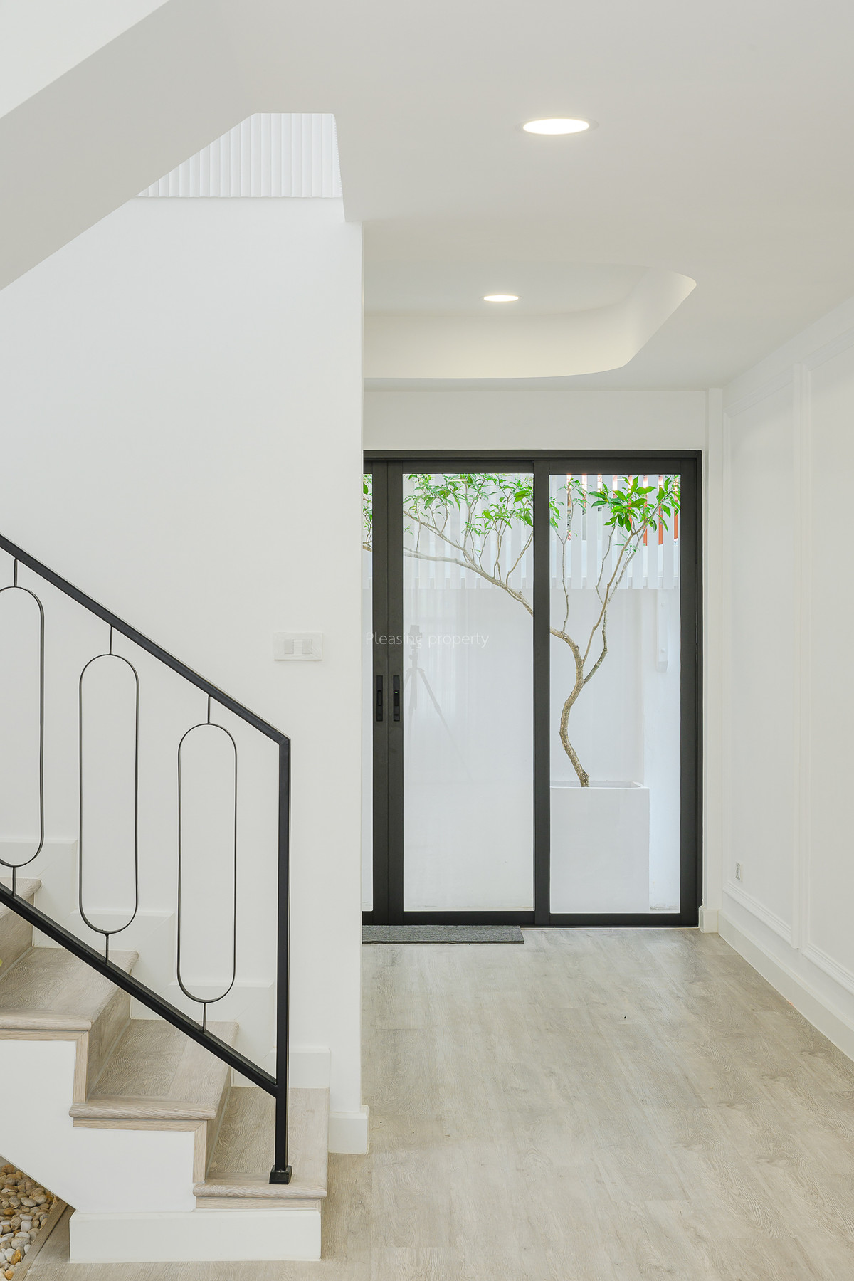 For SaleHouseOnnut, Udomsuk : Single house 60 sq m, Soi On Nut 44, good location, renovated, ready to move in.