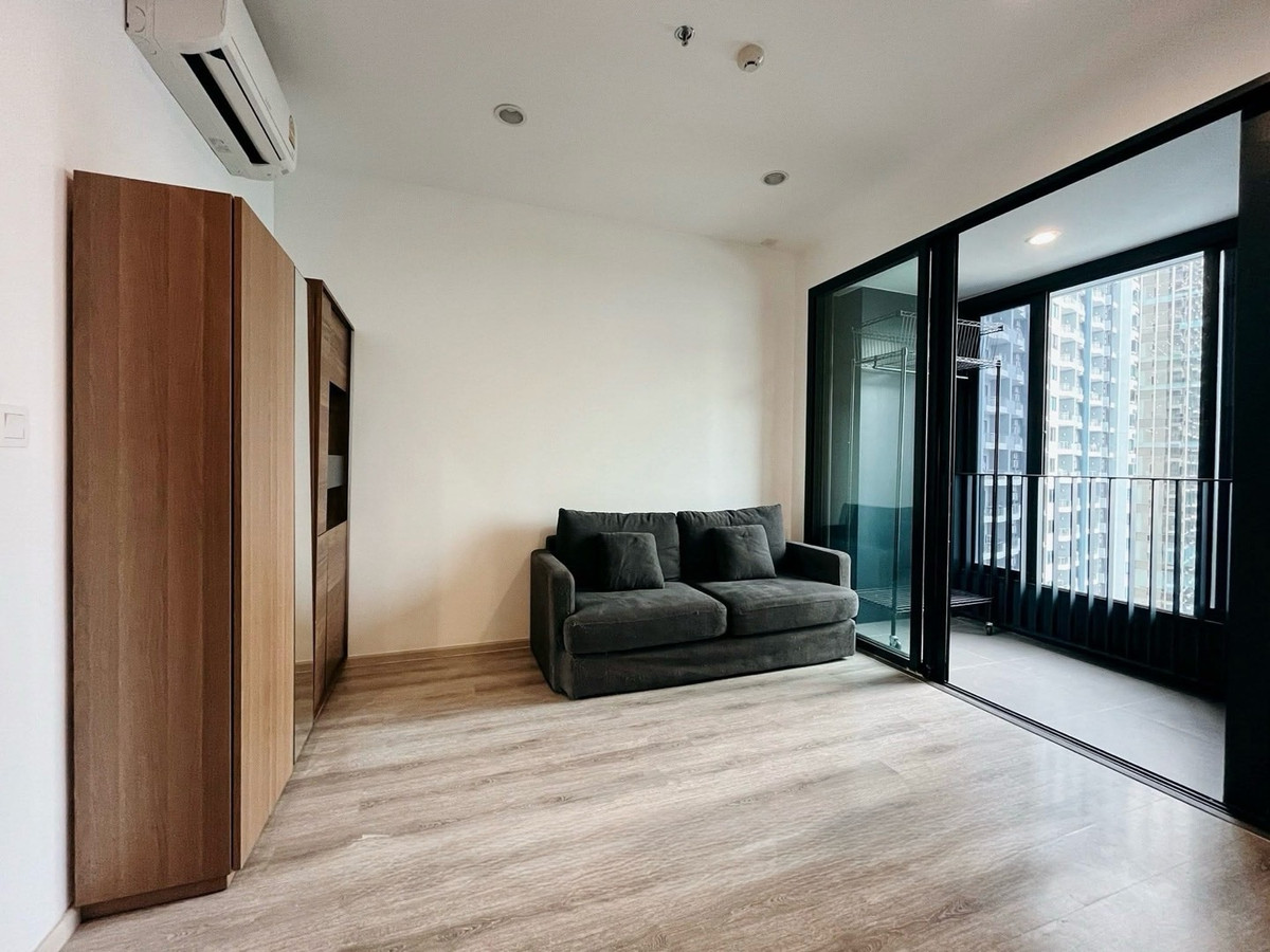 For SaleCondoRama9, Petchburi, RCA : ⭐️ Hot Deal 🔥 Condo For Sale  Ideo Mobi Asoke / Fully furnished 1 Bedroom 1 Bath at the heart of Bangkok thb. Easily to travel around by BTS, MRT and Airport Link and Srinakharinwirot University ONLY 5.79 MB