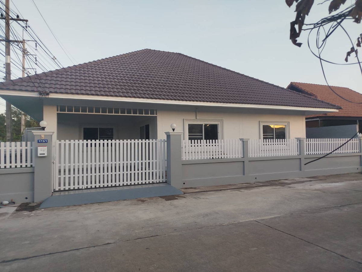 ขายบ้านพัทยา บางแสน ชลบุรี สัตหีบ : ขายบ้านเดี่ยว บางเสร่ 61 ตร.วา 3ห้องนอน 3ห้องน้ำ รีโนเวทแล้ว