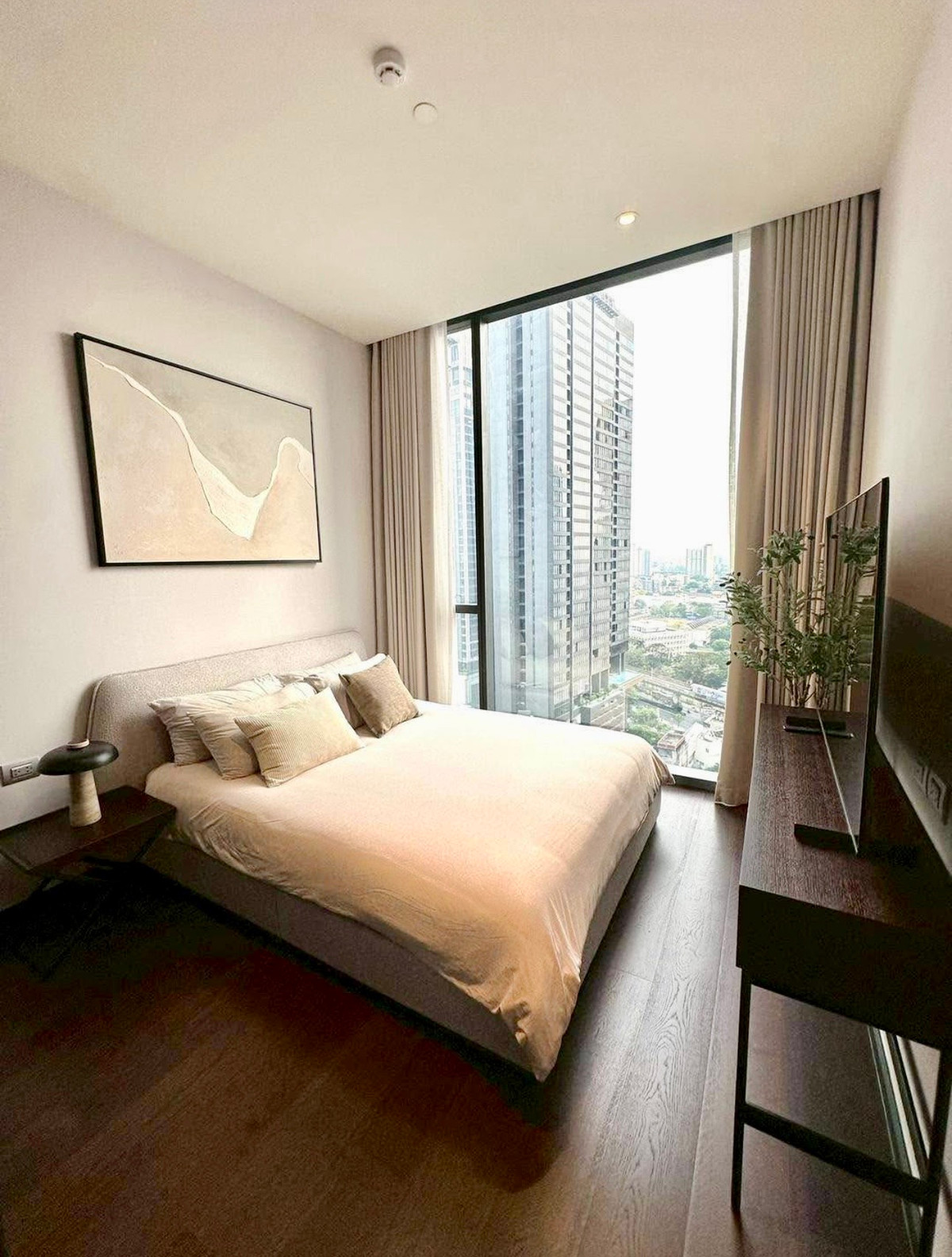 For RentCondoSukhumvit, Asoke, Thonglor : Condo Laviq Sukhumvit 57 near BTS Thonglor 3 bedroom 3 bathroom 115 sqm Ready to move in