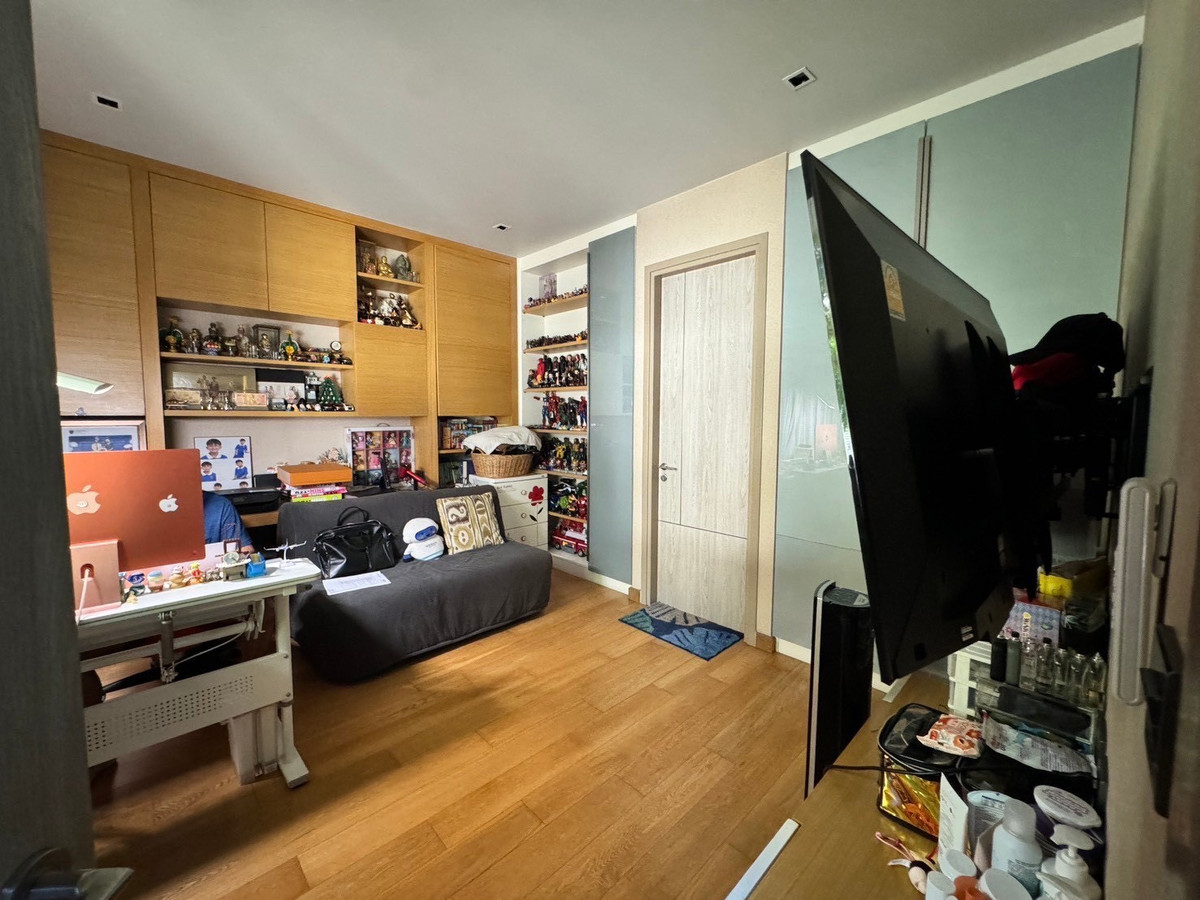 ขายบ้านพระราม 9 เพชรบุรีตัดใหม่ RCA : Parc Priva: 58.3sqwah 296sqm. 4bed 4bath + Maid room 46,000,000 Am: 0656199198