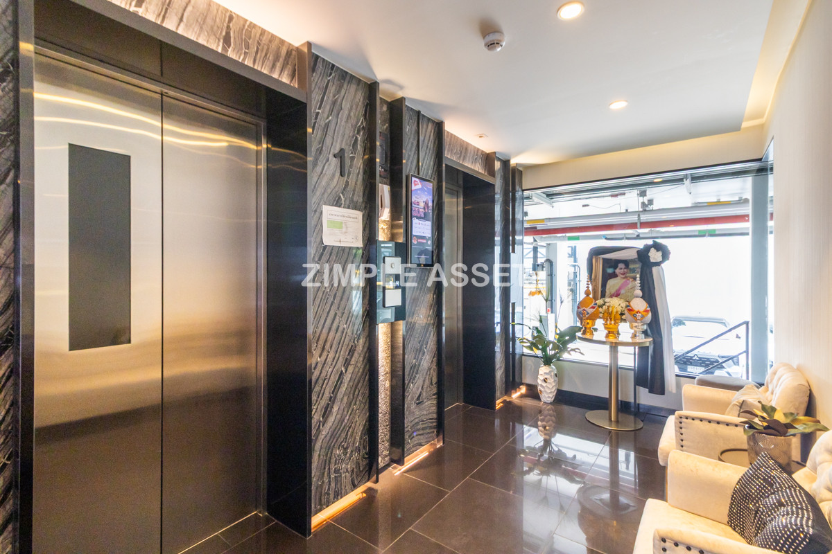 For SaleCondoOnnut, Udomsuk : Line ID: @zimple_asset 🌟 Brand-new unit for sale at ESQUE Sukhumvit 101/1 with furniture, starting from 24–25 sqm. Special price starting from 2.5x MB. Add Line now to receive exclusive discounts and special gifts! 🎉