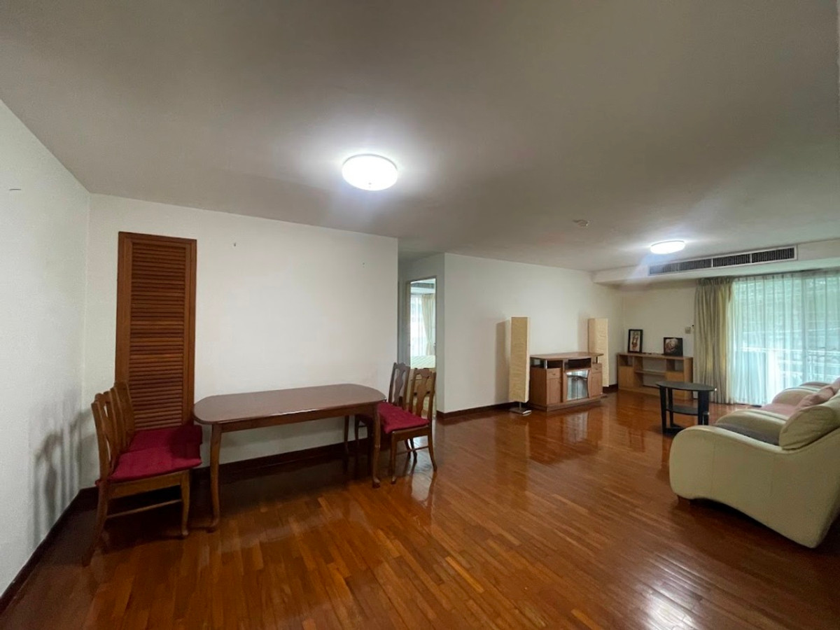 For SaleCondoSathorn, Narathiwat : Baan Pruksa Siri Suanplu Condo,  2nd Floor, Size 138 sqm, 3 bedrooms, 3 bathrooms  About 12-min walk to BTS Saladaeng