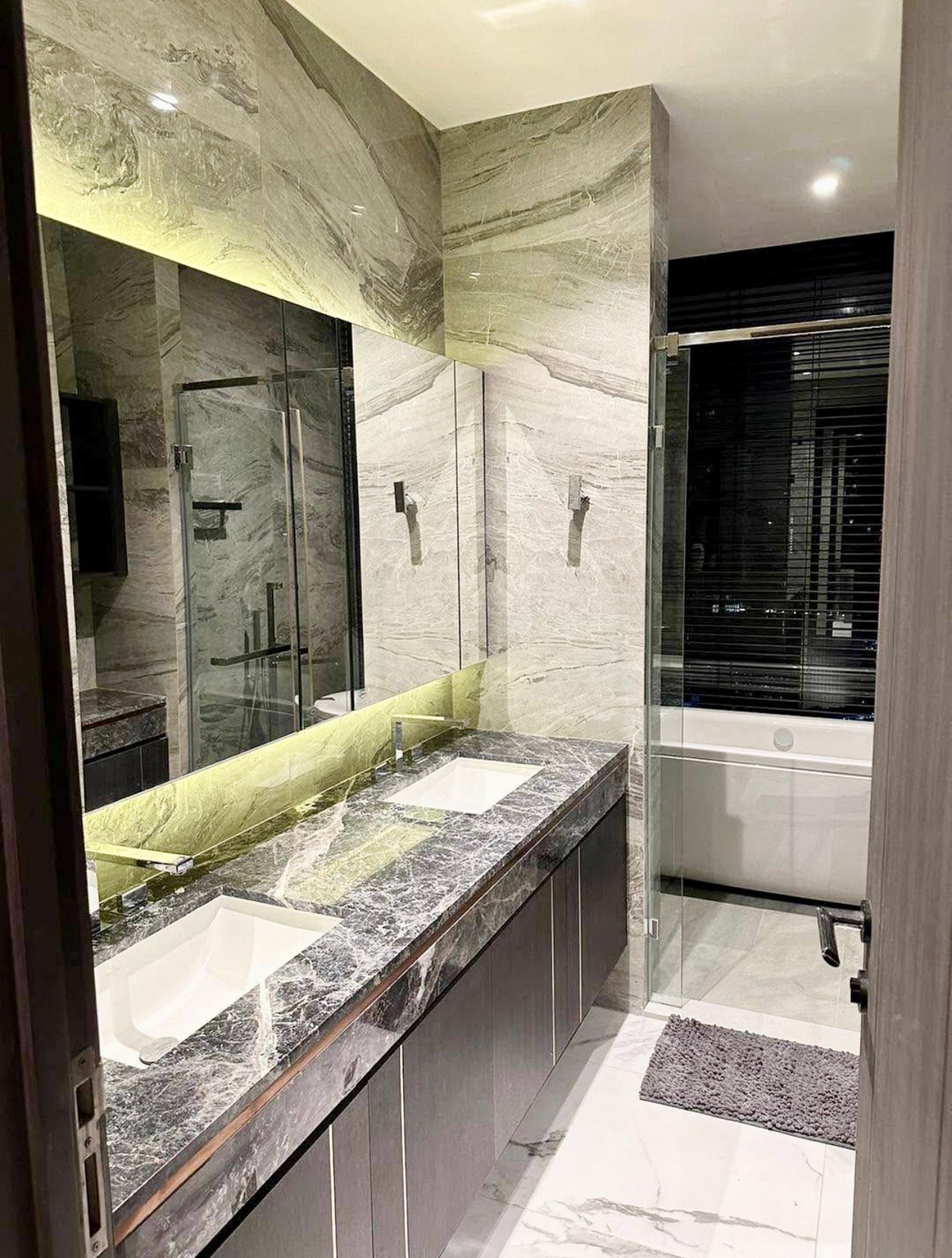 For RentCondoSukhumvit, Asoke, Thonglor : Condo Laviq Sukhumvit 57 near BTS Thonglor 3 bedroom 3 bathroom 115 sqm Ready to move in