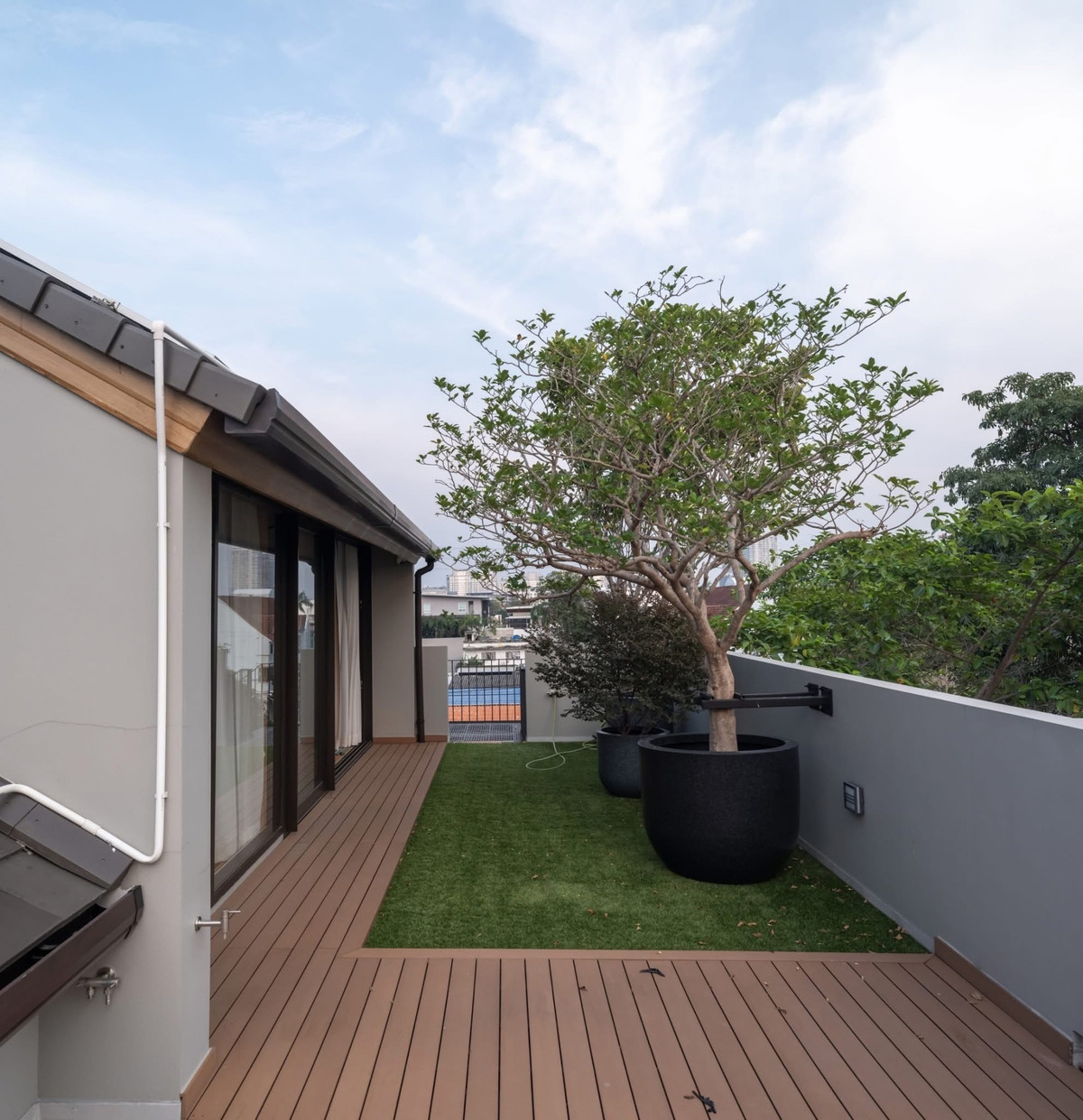 บ้านสะพานควาย จตุจักร : Ultra Luxury Home - Baan Baan Viphavadi 20 มีสระว่ายน้ำ,ลิฟต์โดยสาร, Solar Cell ส่วนตัว 5 ห้องนอน ใกล้ BTS