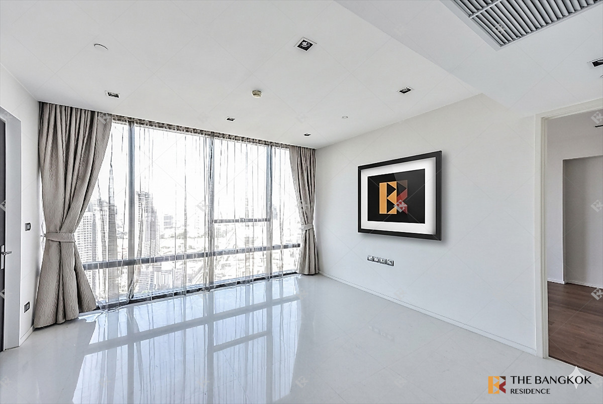 ขายคอนโดสาทร นราธิวาส : 🏙️ High-Floor Luxury Living - The Bangkok Sathorn near BTS Surasak