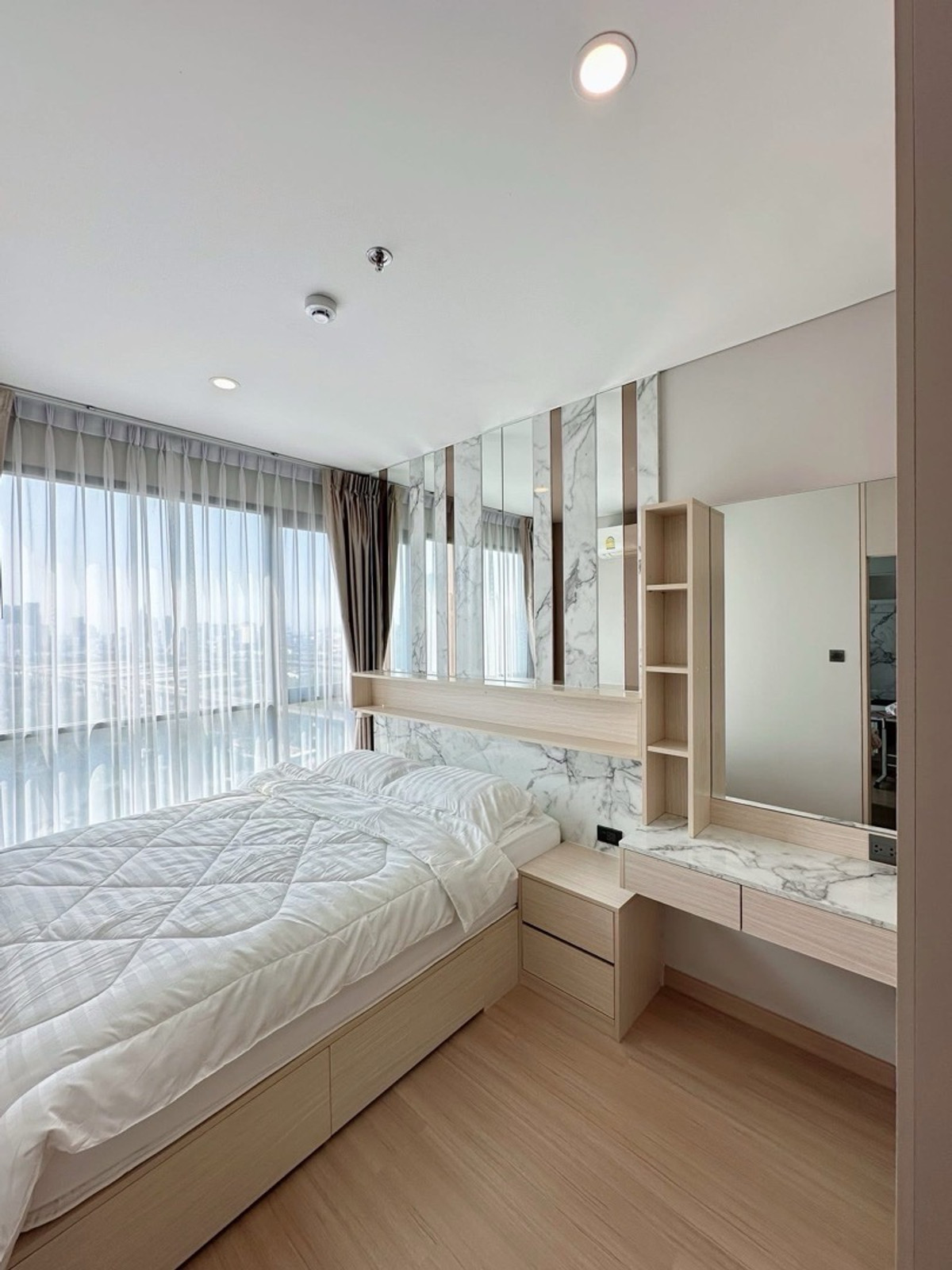 ให้เช่าคอนโดพระราม 9 เพชรบุรีตัดใหม่ RCA : #Z4946💥 110369🔥ให้เช่าคอนโด Lumpini Suite Phetchaburi - Makkasan (รหัสเดิม S2793)