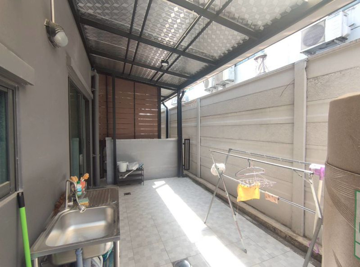 For SaleTownhomePathum Thani,Rangsit, Thammasat : ทาวน์โฮม 2 ชั้น Grand Pleno พหลโยธิน-วิภาวดี เนื้อที่ 20.1 ตารางวา 3 ห้องนอน ตำบลคลองหนึ่ง Khlong Luang District Pathum Thani Province