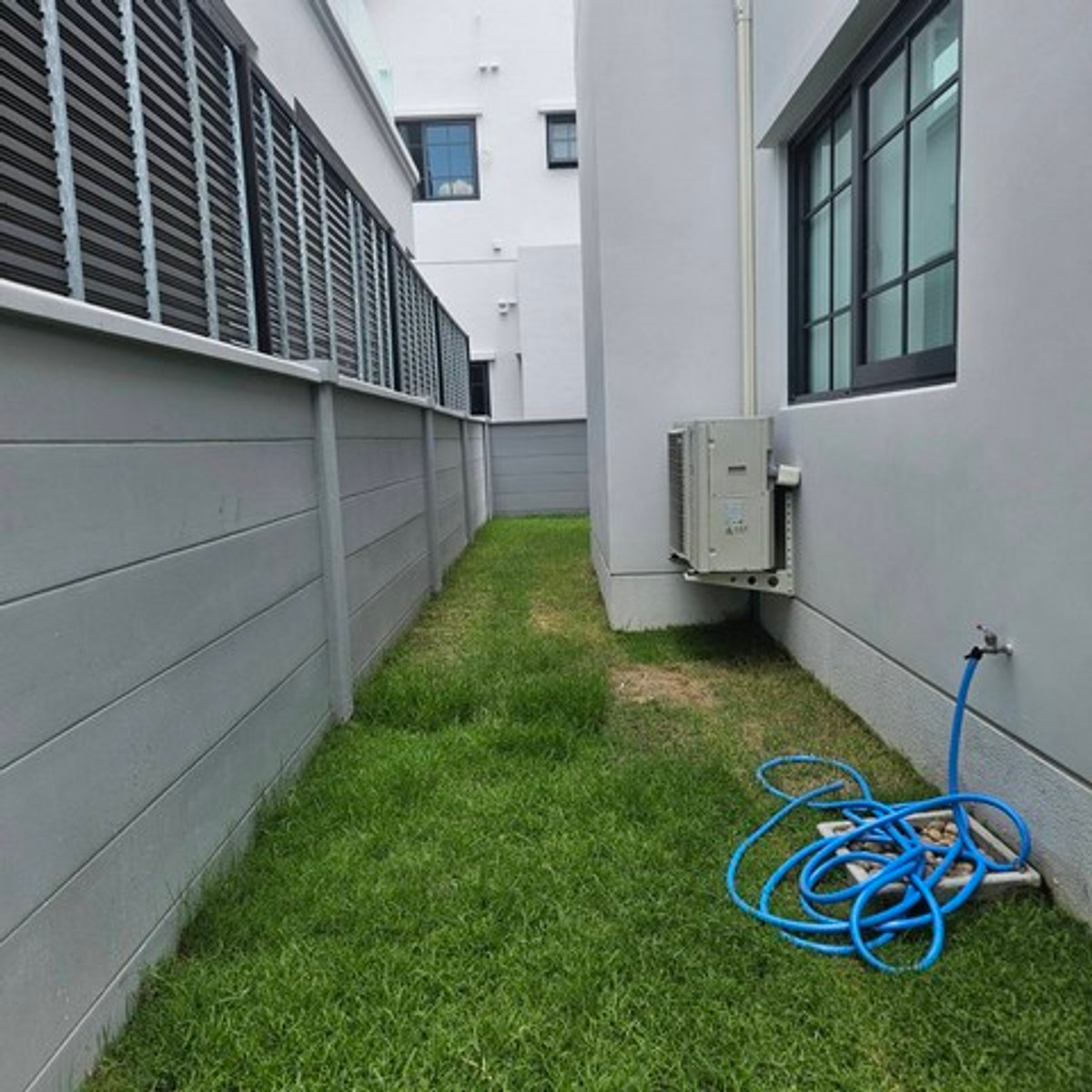 ให้เช่าบ้านบางนา แบริ่ง ลาซาล : HR3294หิ้วกระเป๋าเข้าอยู่ได้เลย! Centro Bangna บ้านเดี่ยว 300 ตร.ม. ฟรี WIFI + ดูแลสวน + กำจัดปลวกตลอดสัญญา