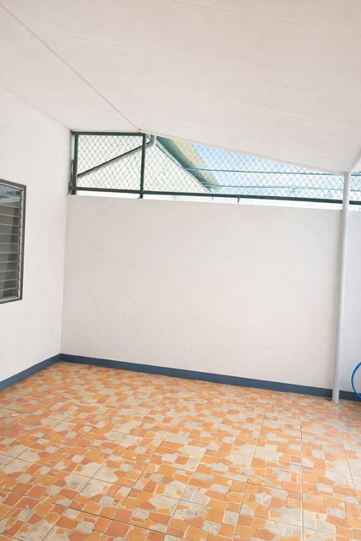 For RentShop HouseYothinpattana,CDC : The Mall Bangkapi 800m.MRT Lam Sali 900 m. Ladprao Road 117-121 Commercial building 3.5Storeys for r