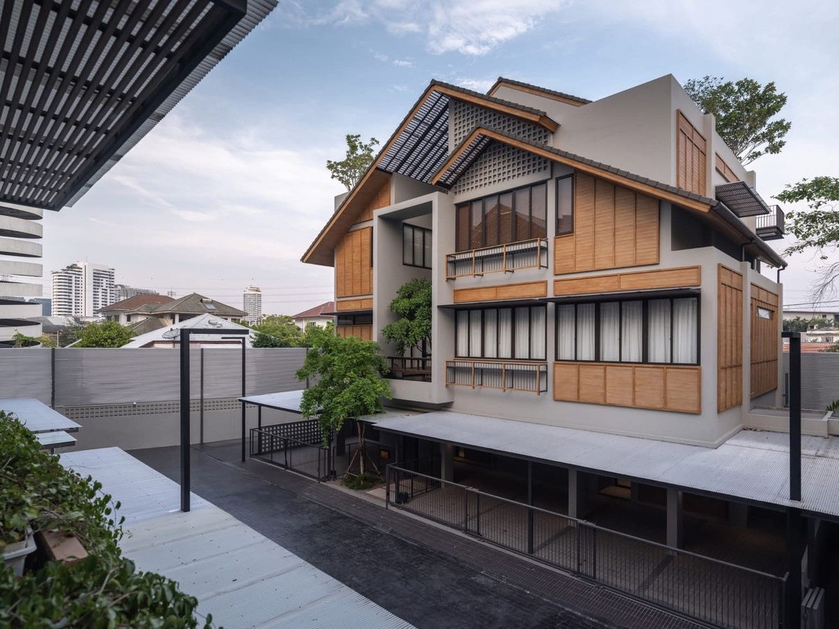 บ้านสะพานควาย จตุจักร : Ultra Luxury Home - Baan Baan Viphavadi 20 มีสระว่ายน้ำ,ลิฟต์โดยสาร, Solar Cell ส่วนตัว 5 ห้องนอน ใกล้ BTS