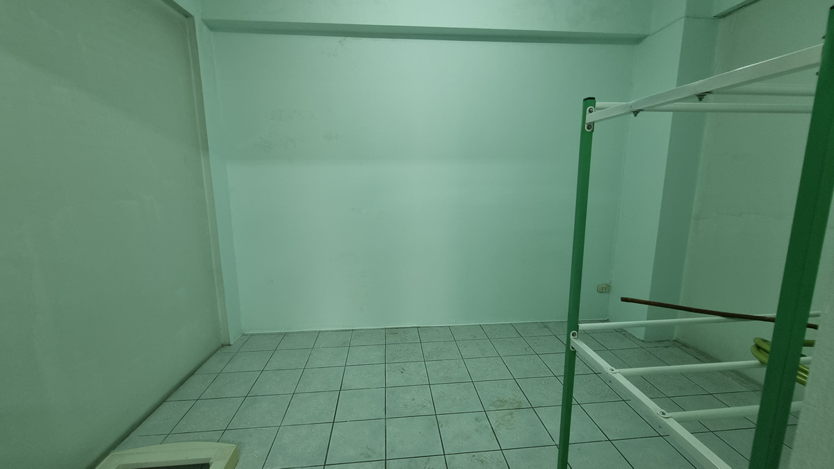 ขายอาคารพาณิชย์สาทร นราธิวาส : ขายด่วน ตึกแถว 4 ชั้น ทำเลสาทร – ถนนจันทน์ สะพาน 2 อาคารสภาพดี พร้อมเข้าอยู่ หรือทำธุรกิจได้ทันที