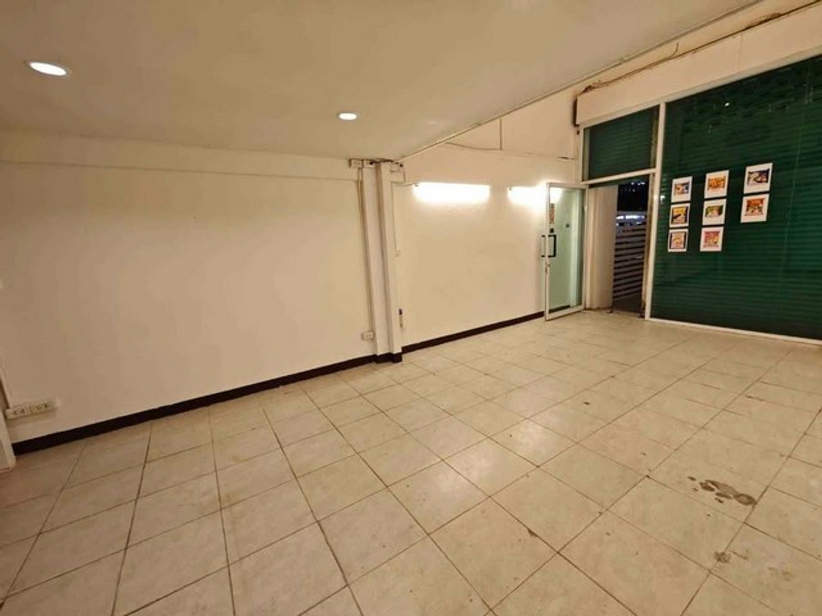 ให้เช่าอาคารพาณิชย์พระราม 3 สาธุประดิษฐ์ : HR3297ให้เช่าตึกแถวทำเลทอง พระราม 3 ตรงข้าม Central พระราม 3 ติดถนนนนทรี ใกล้คอนโด The Trust Residence ทำเลค้าขายที่เห็นชัดที่สุดในย่าน