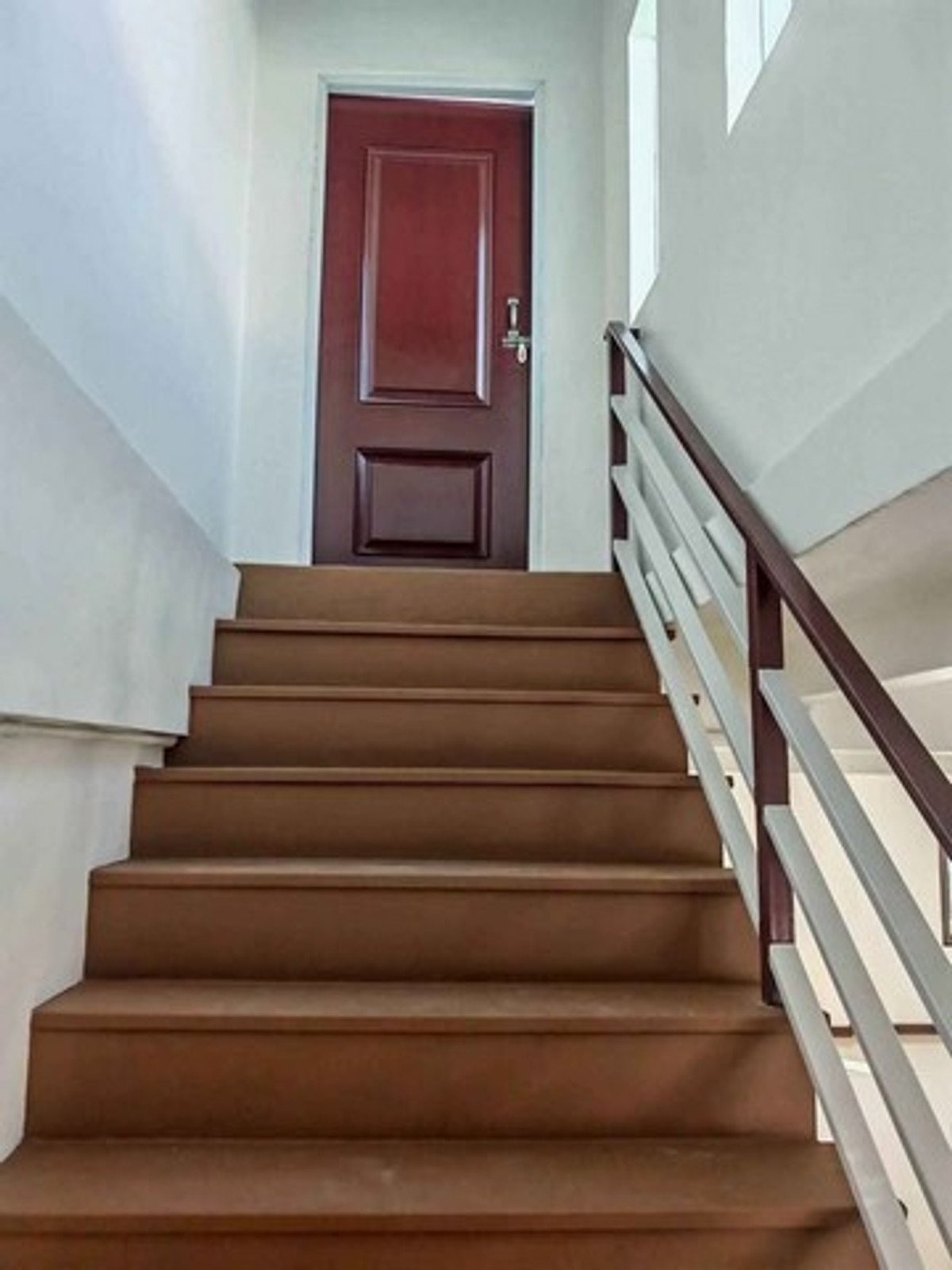 ให้เช่าอาคารพาณิชย์นวมินทร์ รามอินทรา : HR3299ให้เช่าอาคารแฝด 5 ชั้น รีโนเวทใหม่ หมู่บ้าน เอส พี วัชรพล ห้องหัวมุม พื้นที่กว้าง 2 ยูนิตเชื่อมถึงกัน คุ้มค่าเหมาะทำออฟฟิศ 