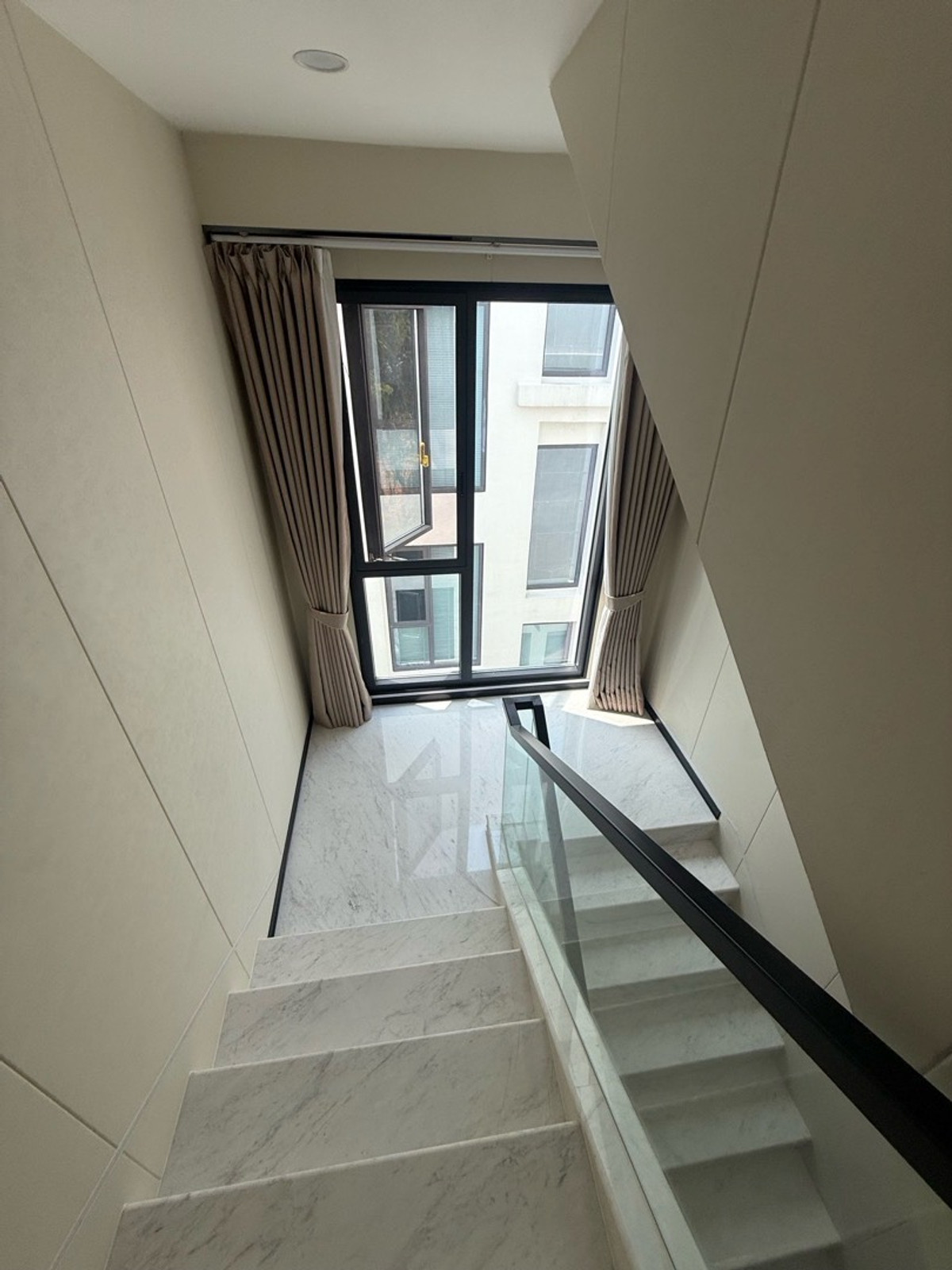 บ้านพระราม 9 เพชรบุรีตัดใหม่ RCA : ปล่อยเช่า-ขาย คฤหาสน์หรู โครงการ CULTURE 188 พระราม9-เพชรบุรีตัดใหม่ เฟอร์นิเจอร์ครบเข้าอยู่ได้เลย