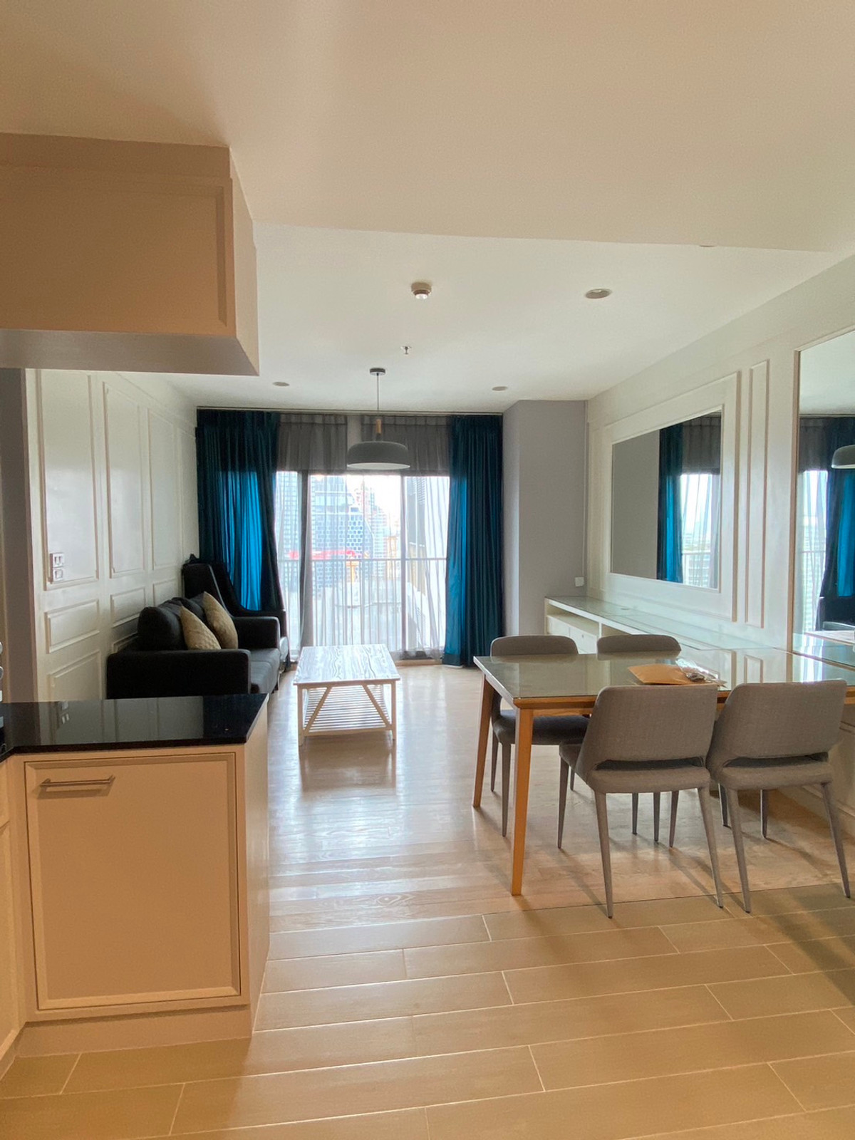 ให้เช่าคอนโดสุขุมวิท อโศก ทองหล่อ : Best Price 🔥 ให้เช่า Noble Remix Thonglor ห้องสวยมาก น่าอยู่ ชั้นสูง วิวเมือง เดินทางสะดวก 