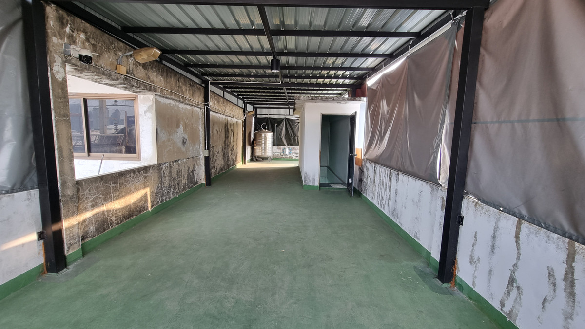 ขายอาคารพาณิชย์สาทร นราธิวาส : ขายด่วน ตึกแถว 4 ชั้น ทำเลสาทร – ถนนจันทน์ สะพาน 2 อาคารสภาพดี พร้อมเข้าอยู่ หรือทำธุรกิจได้ทันที