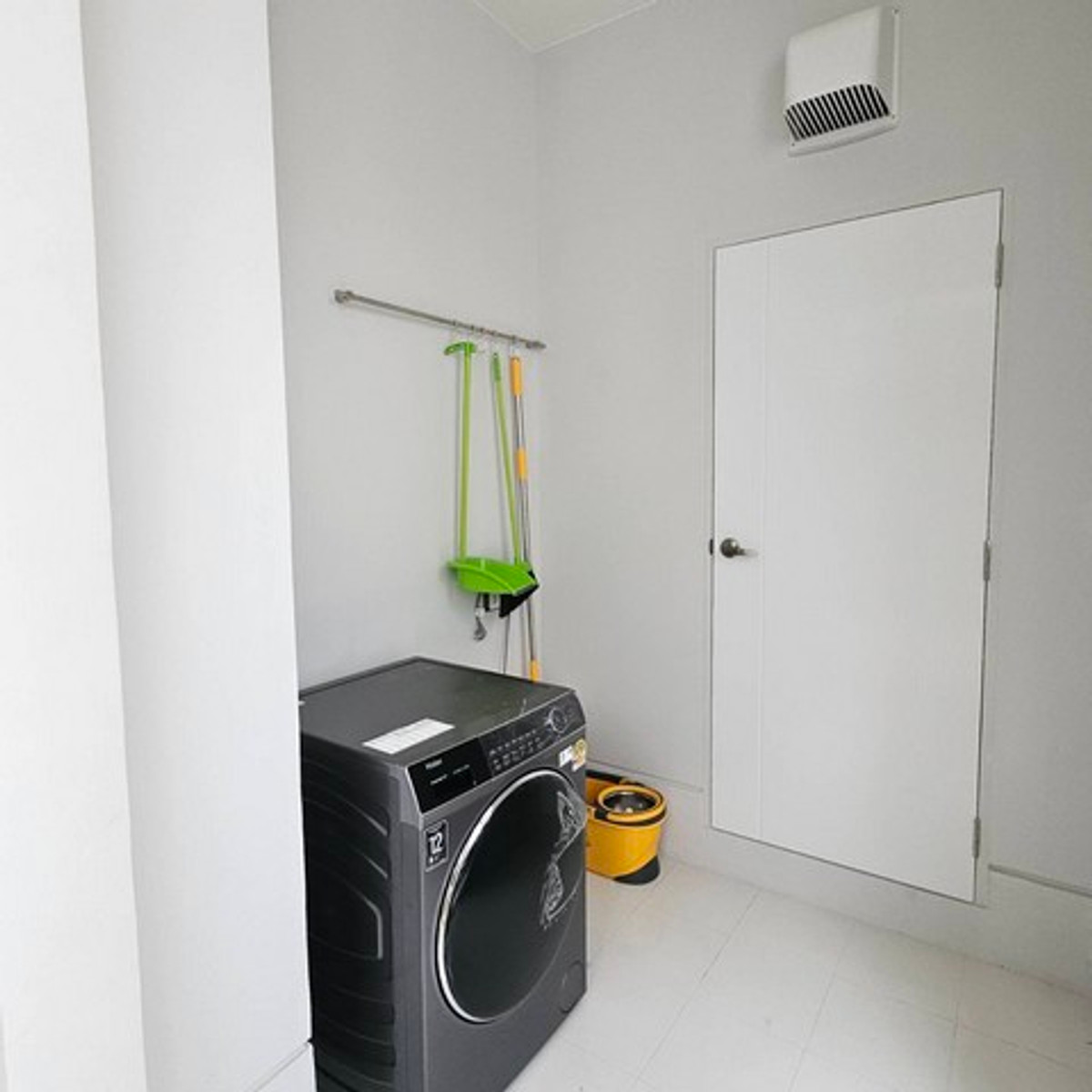 ให้เช่าบ้านบางนา แบริ่ง ลาซาล : HR3294หิ้วกระเป๋าเข้าอยู่ได้เลย! Centro Bangna บ้านเดี่ยว 300 ตร.ม. ฟรี WIFI + ดูแลสวน + กำจัดปลวกตลอดสัญญา