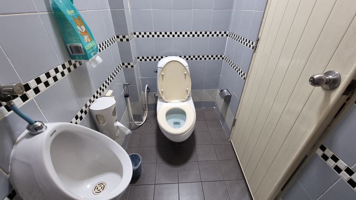 ขายอาคารพาณิชย์สาทร นราธิวาส : ขายด่วน ตึกแถว 4 ชั้น ทำเลสาทร – ถนนจันทน์ สะพาน 2 อาคารสภาพดี พร้อมเข้าอยู่ หรือทำธุรกิจได้ทันที