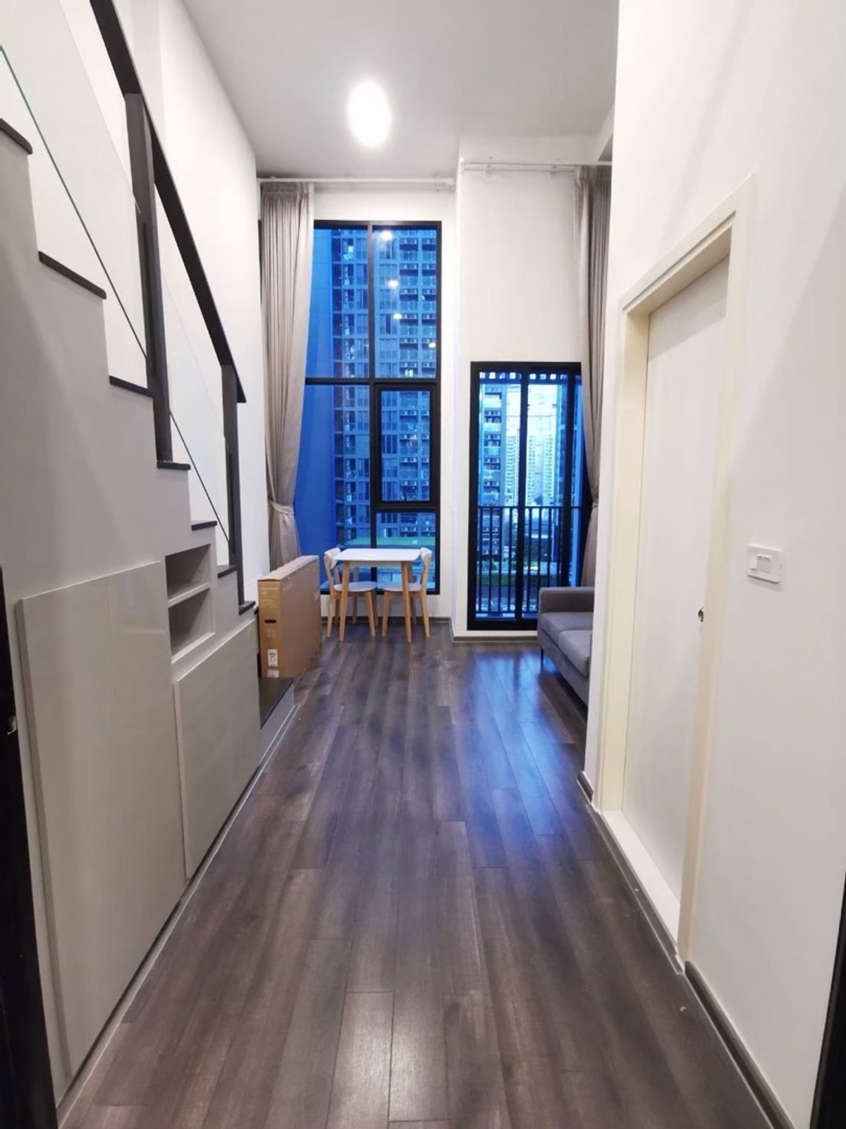 For RentCondoRama9, Petchburi, RCA : *Available 4 April* 1 Bedroom Duplex near MRT Rama 9.