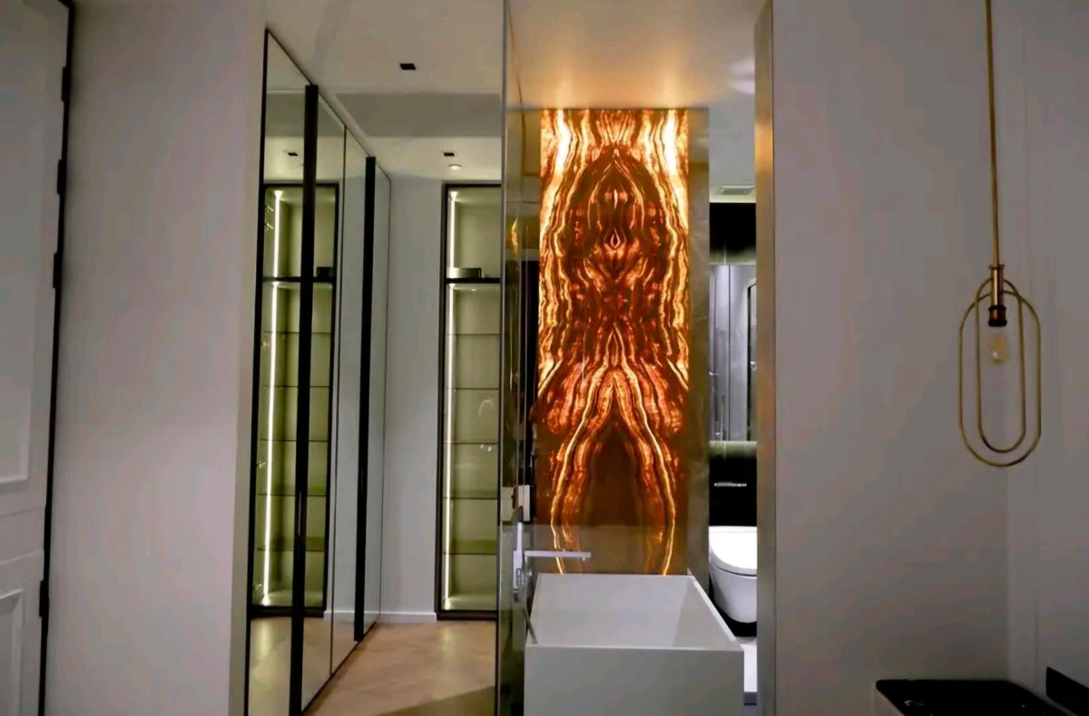 For RentCondoWitthayu, Chidlom, Langsuan, Ploenchit : For rent 28 Chidlom, brand new room with bathtub.