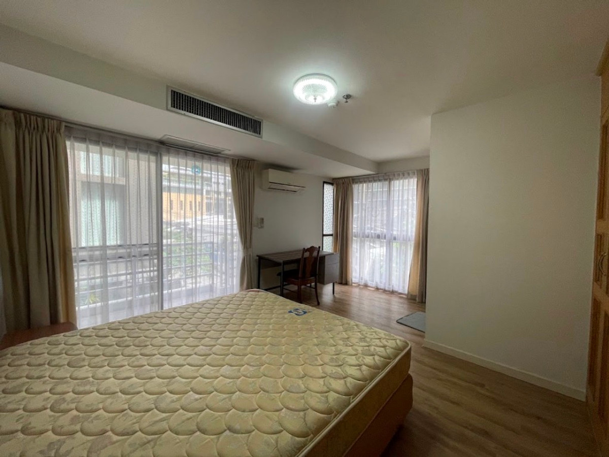 For SaleCondoSathorn, Narathiwat : Baan Pruksa Siri Suanplu Condo,  2nd Floor, Size 138 sqm, 3 bedrooms, 3 bathrooms  About 12-min walk to BTS Saladaeng