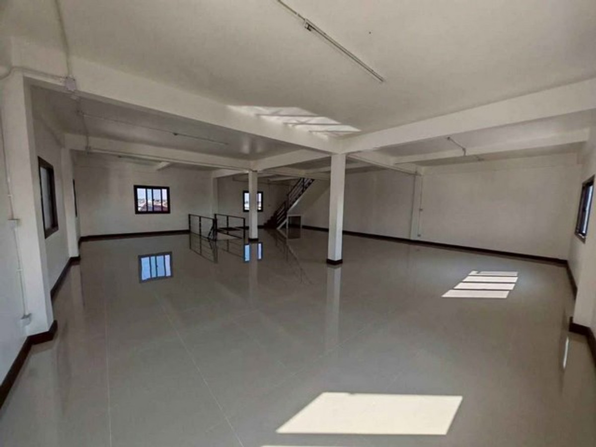 ให้เช่าอาคารพาณิชย์นวมินทร์ รามอินทรา : HR3299ให้เช่าอาคารแฝด 5 ชั้น รีโนเวทใหม่ หมู่บ้าน เอส พี วัชรพล ห้องหัวมุม พื้นที่กว้าง 2 ยูนิตเชื่อมถึงกัน คุ้มค่าเหมาะทำออฟฟิศ 