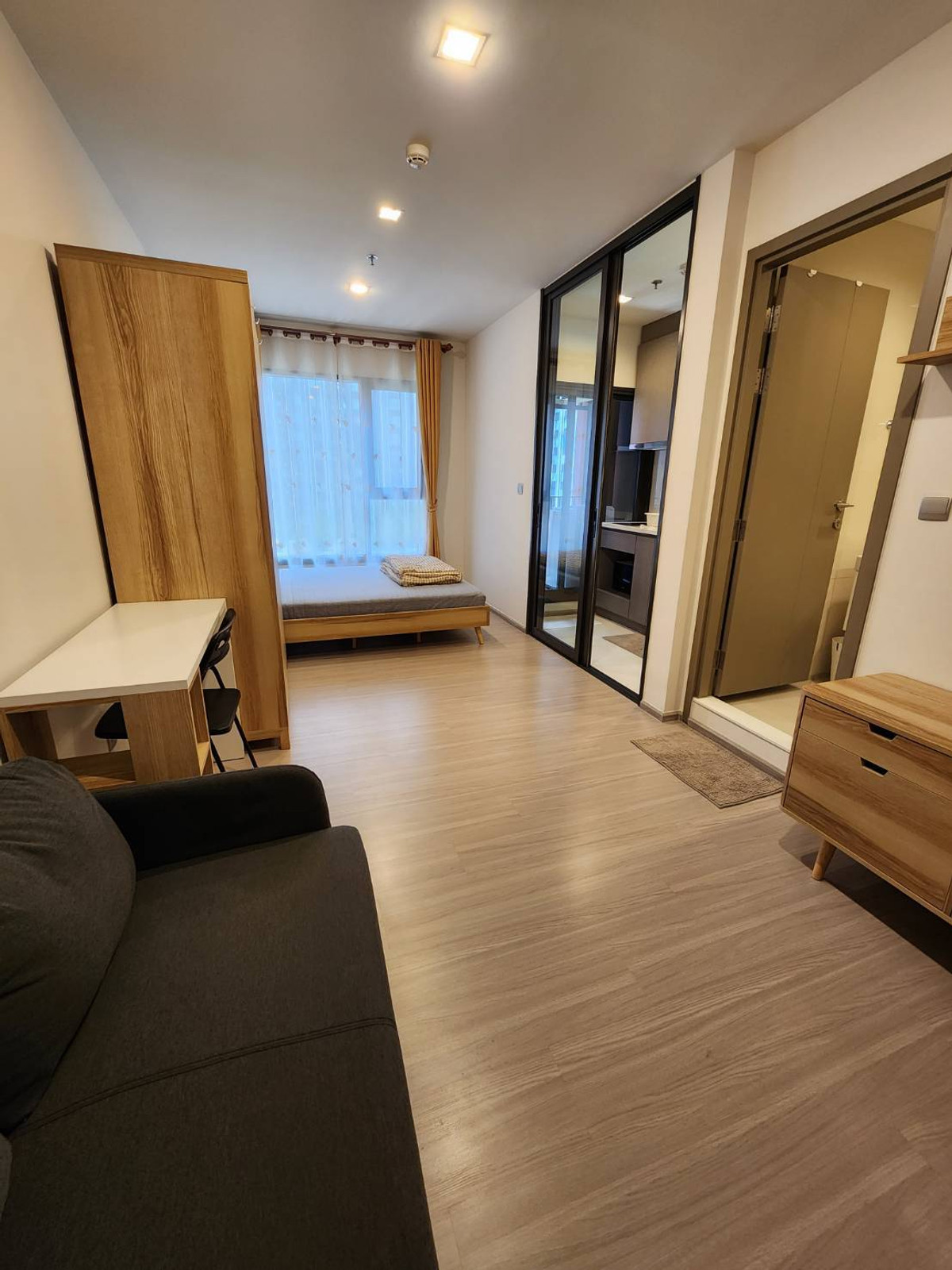 ให้เช่าคอนโดพระราม 9 เพชรบุรีตัดใหม่ RCA : 💥ST-8484💥ว่าง ให้ เช่า ไลฟ์ อโศก ไฮป์👉แอดไลน์ @rentbkk 