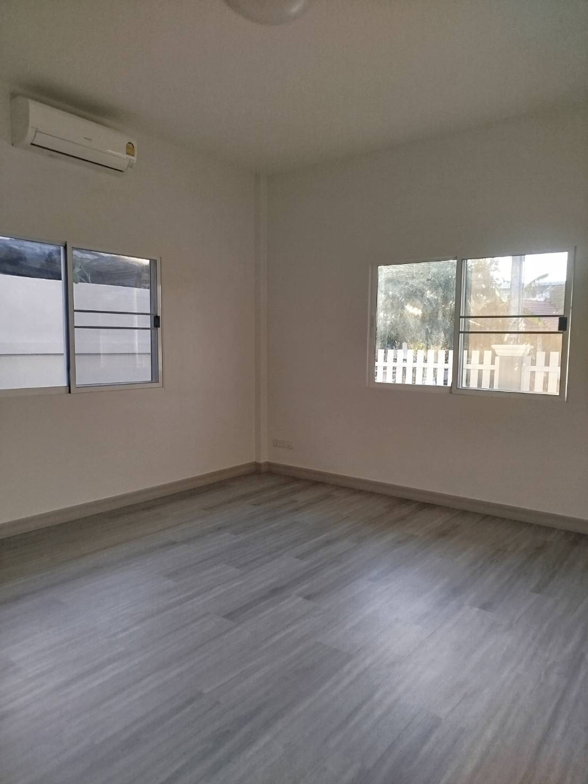 ขายบ้านพัทยา บางแสน ชลบุรี สัตหีบ : ขายบ้านเดี่ยว บางเสร่ 61 ตร.วา 3ห้องนอน 3ห้องน้ำ รีโนเวทแล้ว