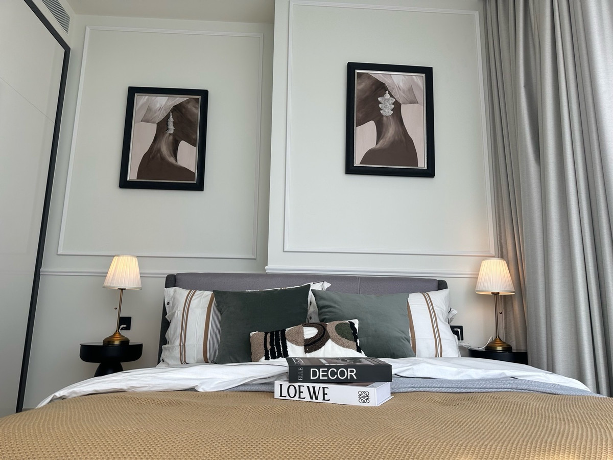 CondoWongwianyai, Charoennakor : Luxury Riverside Residence with Private Lift | 2 Bedrooms | 75 SQ.M. 2 Parking