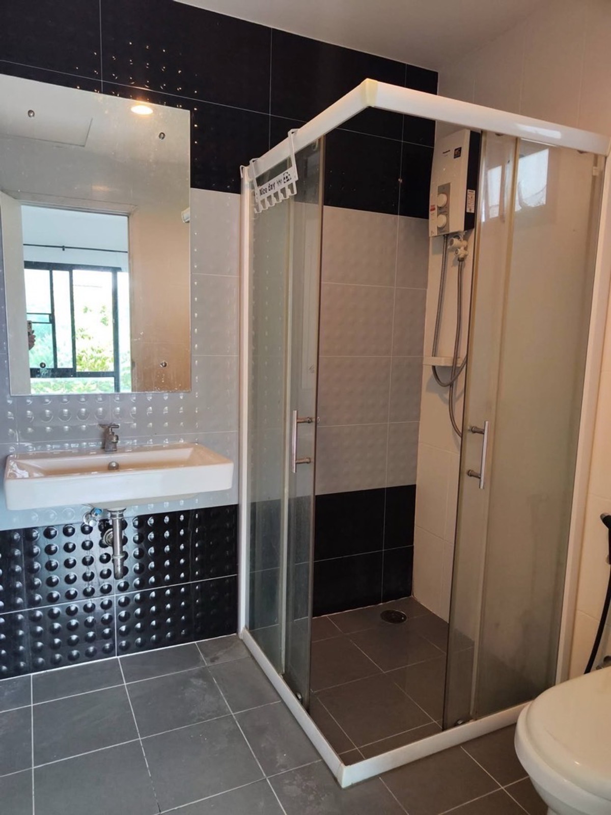 ให้เช่าบ้านพระราม 5 ราชพฤกษ์ บางกรวย : ให้เช่าบ้านเดี่ยว หมู่บ้านดีไลท์ พุทธมณฑล - ศาลายา 🏡 LineOA : @ladysai 