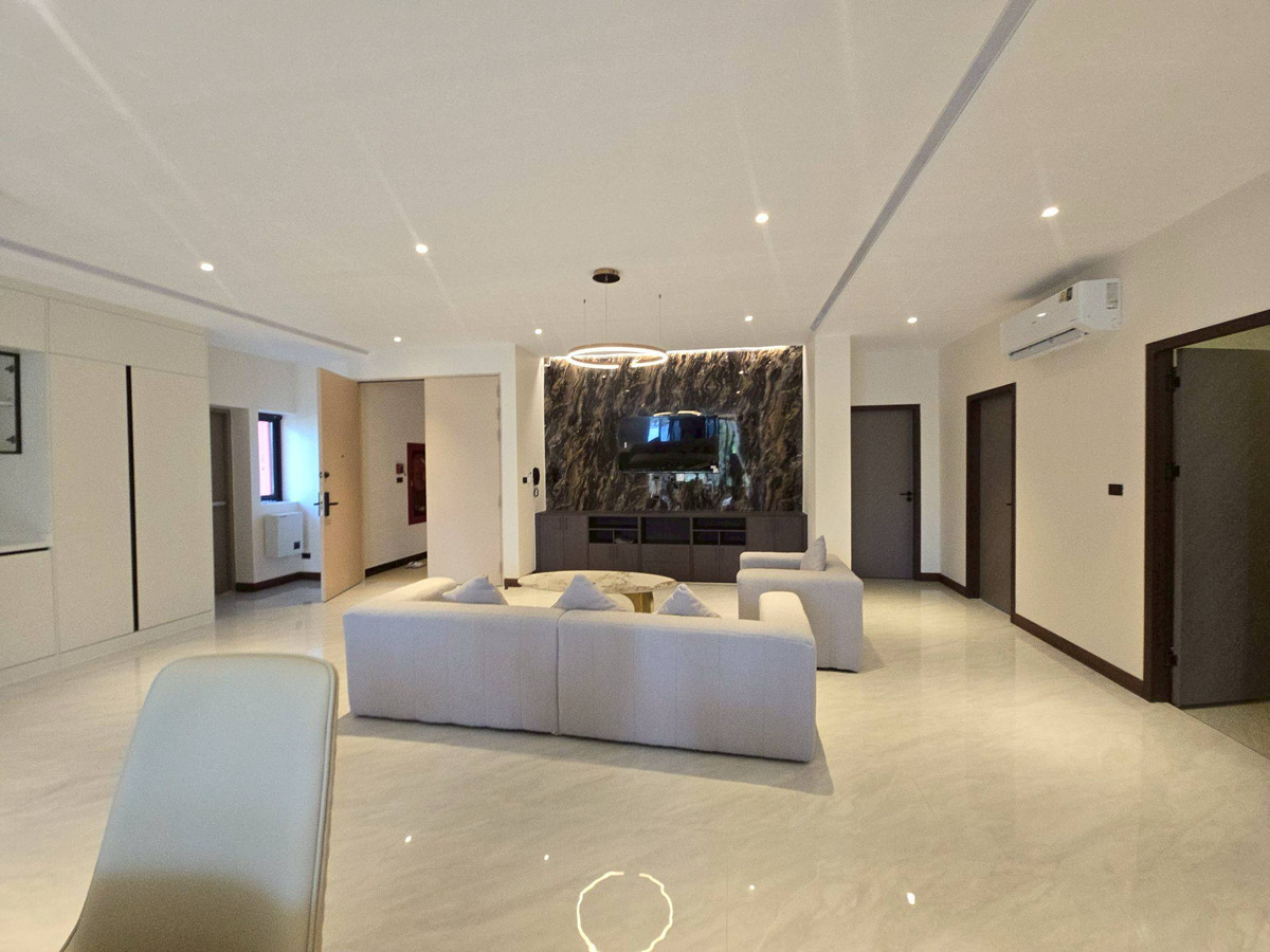 For RentSukhumvit, Asoke, Thonglor : LTH14677 – Private Residence for Rent | Brand New Private Residence Ekkamai | 250 sqm | 3 Bedrooms 3 Bathrooms | Luxury Pet Friendly Spacious Living Best Value | Near BTS Ekkamai | 150,000 THB/Month | Residential house for rent Brand New Private Residence