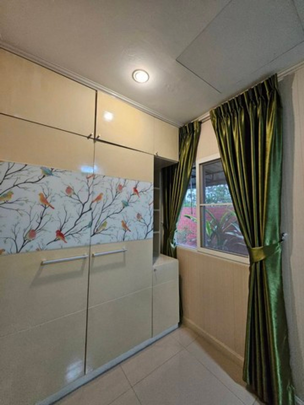 For RentHouseLadkrabang, Suwannaphum Airport : HR3293 Single house for rent, Supalai Suan Luang, next to the main road, Chaloem Phrakiat Rama 9, suitable for living or as a home office.