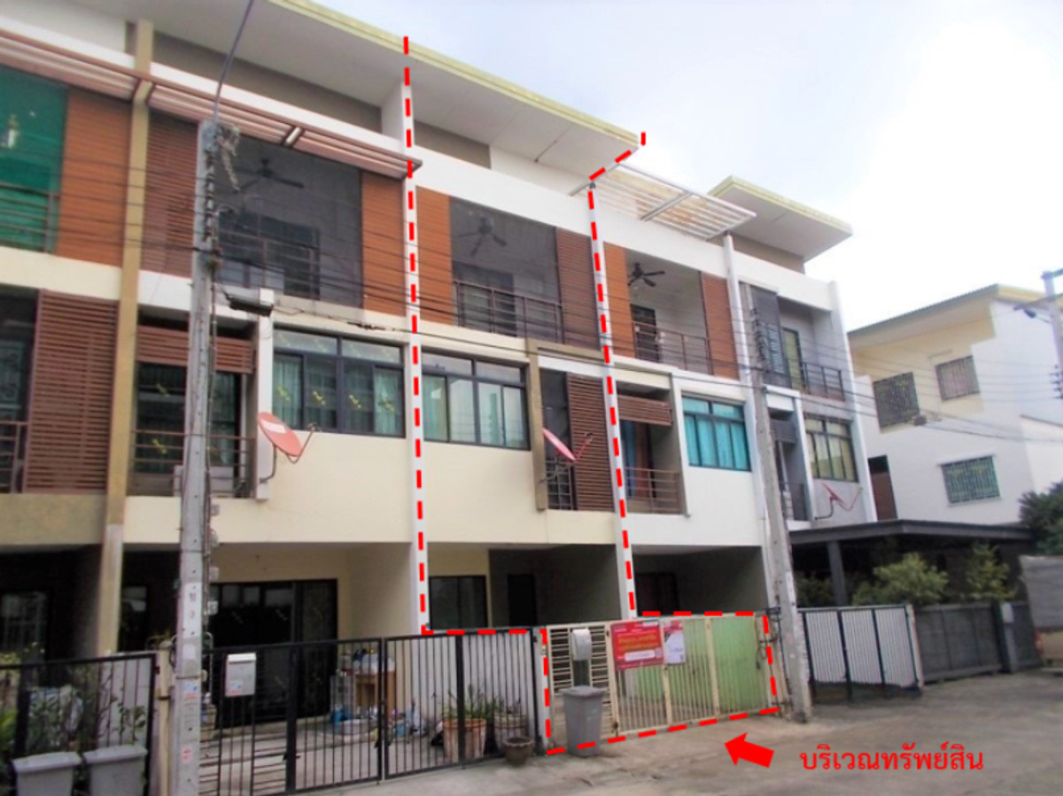 For SaleTownhomeBang kae, Phetkasem : Urgent sale townhouse, signature project Location: Phetkasem Road, Nong Khang Phlu, Nong Khaem, large area, cheap price.