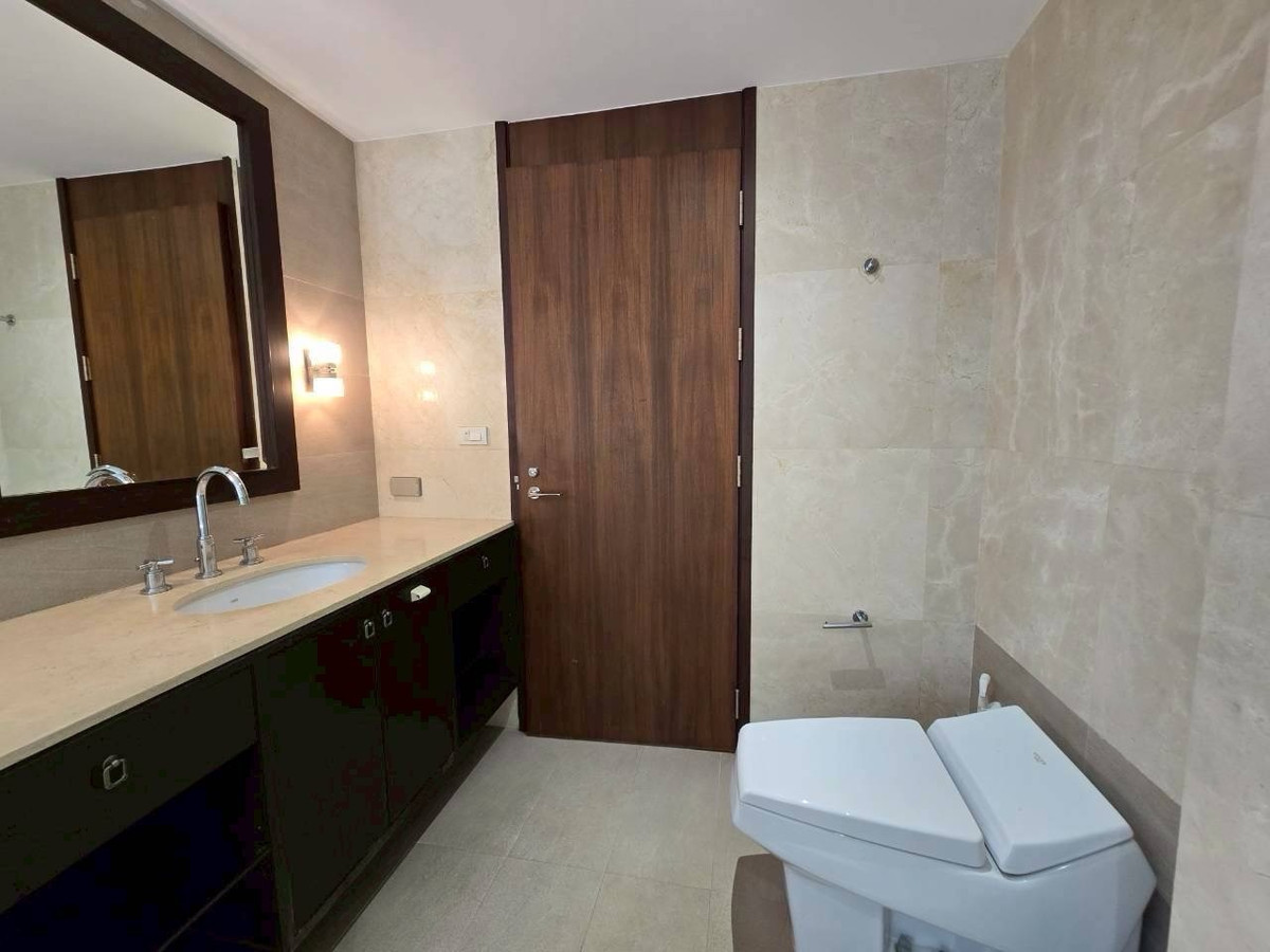 For RentCondoSathorn, Narathiwat : Condo for rent: Supreme Residence, 3 bedrooms, 400 sq m, largest room in the project. With private garden