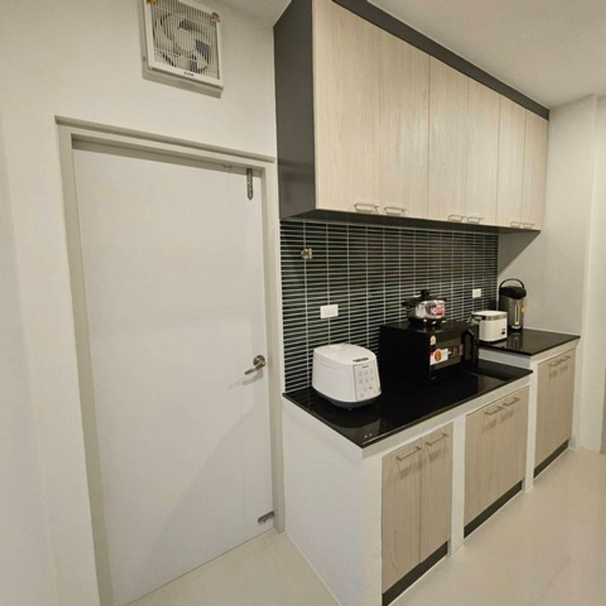 ให้เช่าบ้านบางนา แบริ่ง ลาซาล : HR3294หิ้วกระเป๋าเข้าอยู่ได้เลย! Centro Bangna บ้านเดี่ยว 300 ตร.ม. ฟรี WIFI + ดูแลสวน + กำจัดปลวกตลอดสัญญา