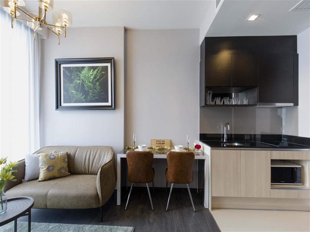 For SaleCondoSukhumvit, Asoke, Thonglor : 🔥Urgent Sale+🔥 Edge Sukhumvit 23, near BTS Asoke and MRT Sukhumvit stations. Fully furnished and ready to move in.