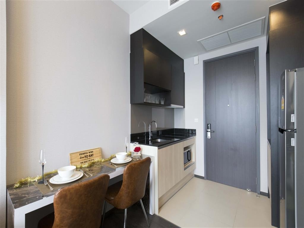 For SaleCondoSukhumvit, Asoke, Thonglor : 🔥Urgent Sale+🔥 Edge Sukhumvit 23, near BTS Asoke and MRT Sukhumvit stations. Fully furnished and ready to move in.